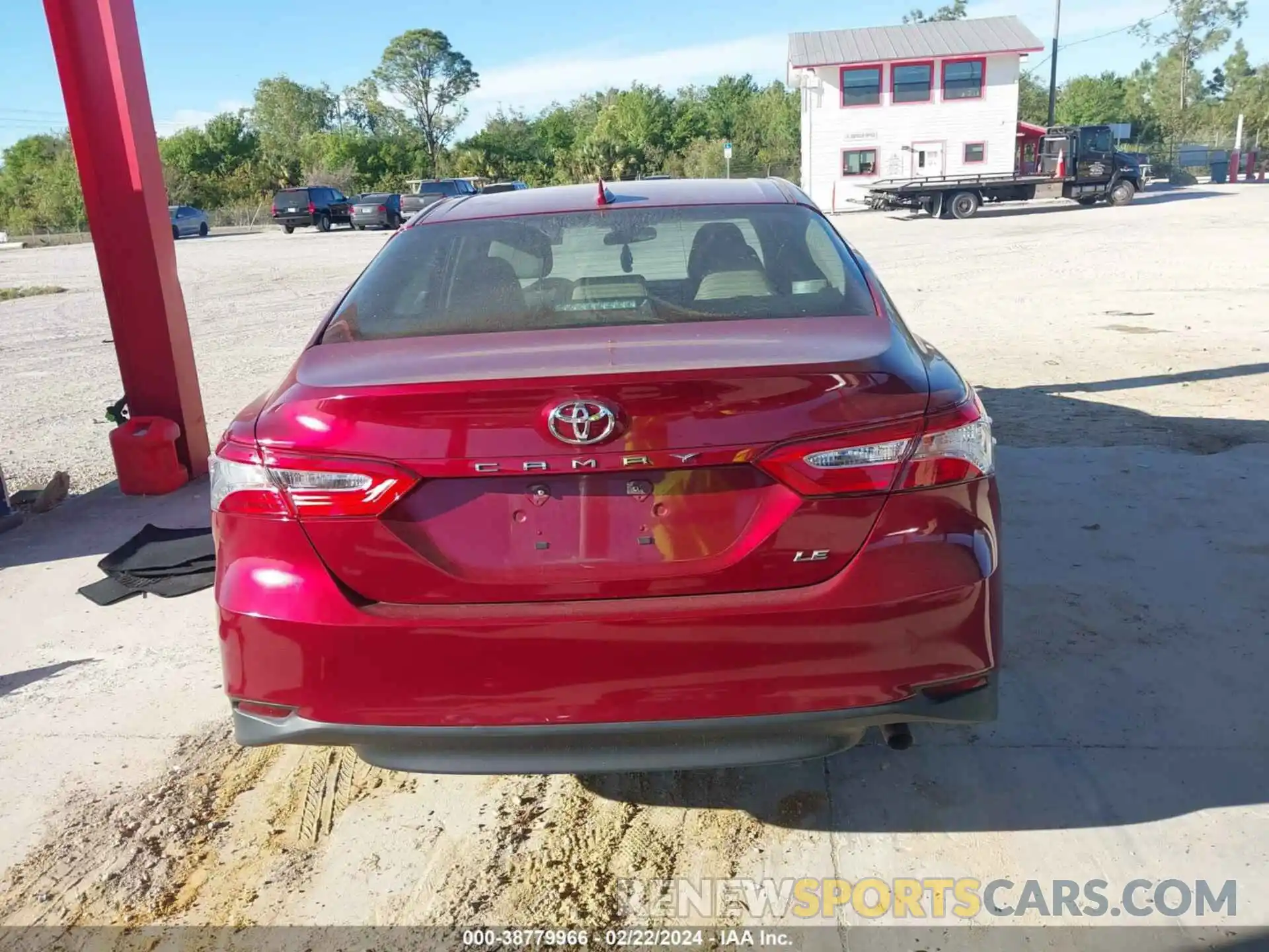 16 Photograph of a damaged car 4T1B11HK7KU779230 TOYOTA CAMRY 2019