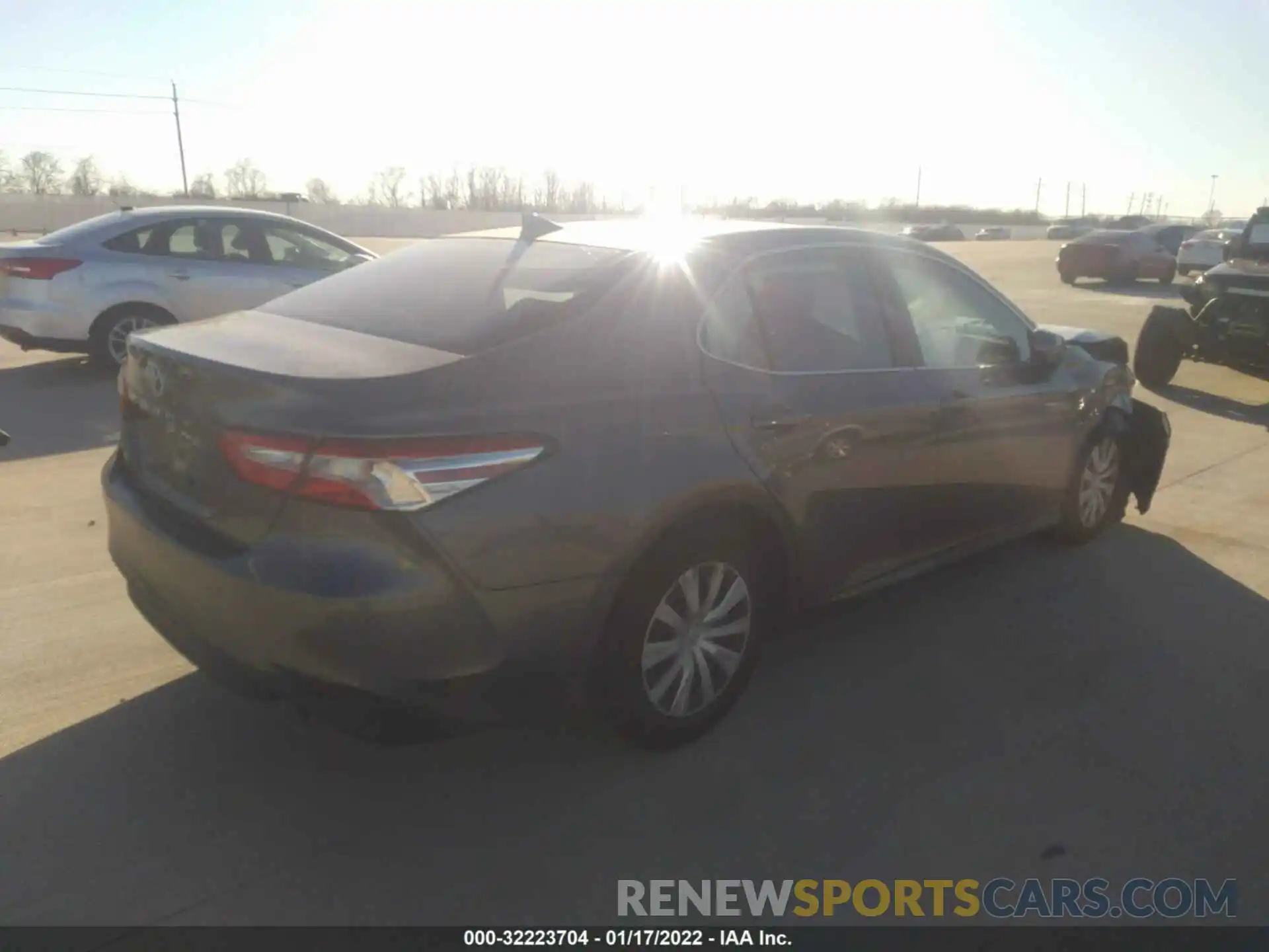 4 Photograph of a damaged car 4T1B11HK7KU782421 TOYOTA CAMRY 2019