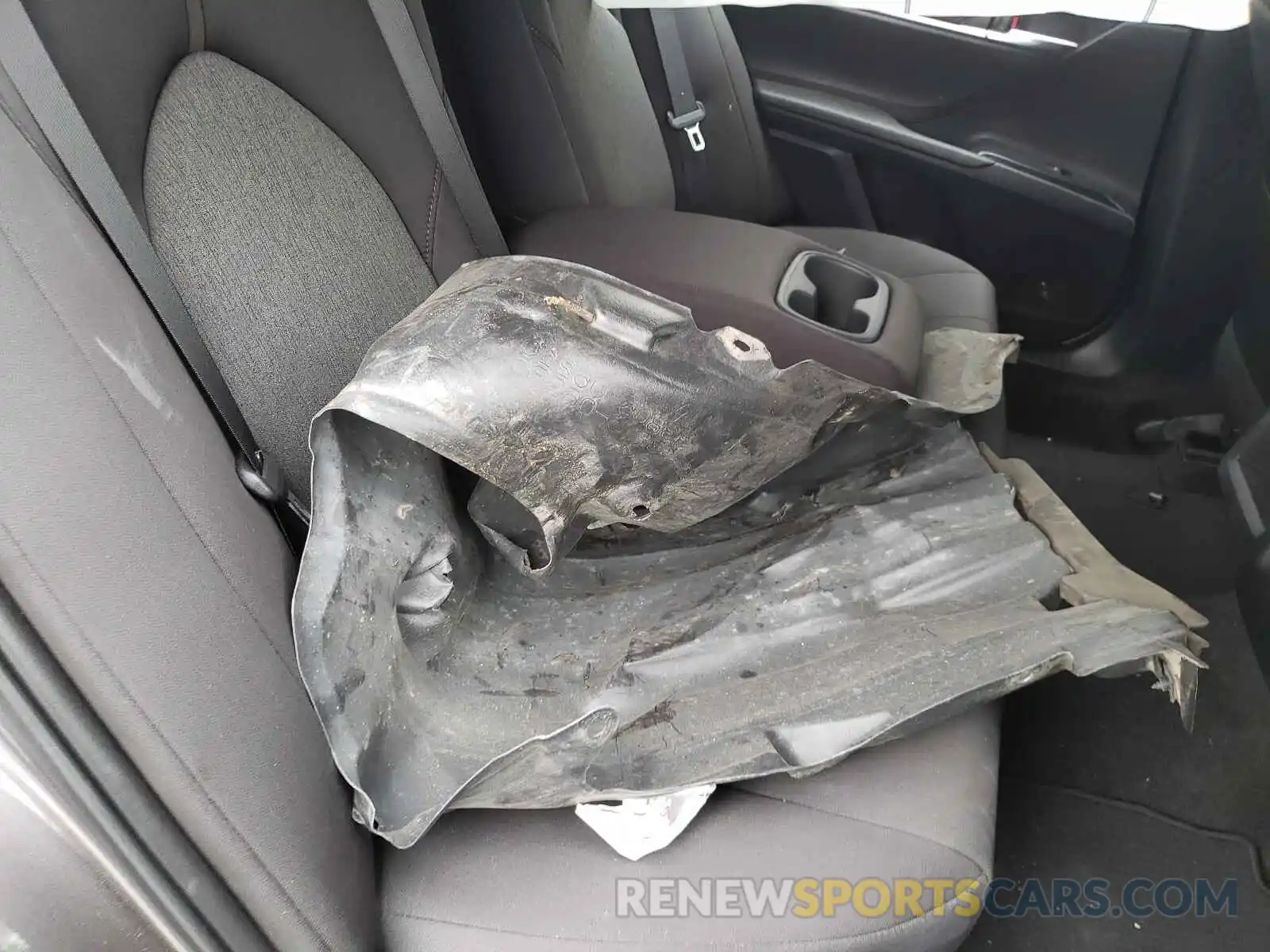 6 Photograph of a damaged car 4T1B11HK7KU783990 TOYOTA CAMRY 2019