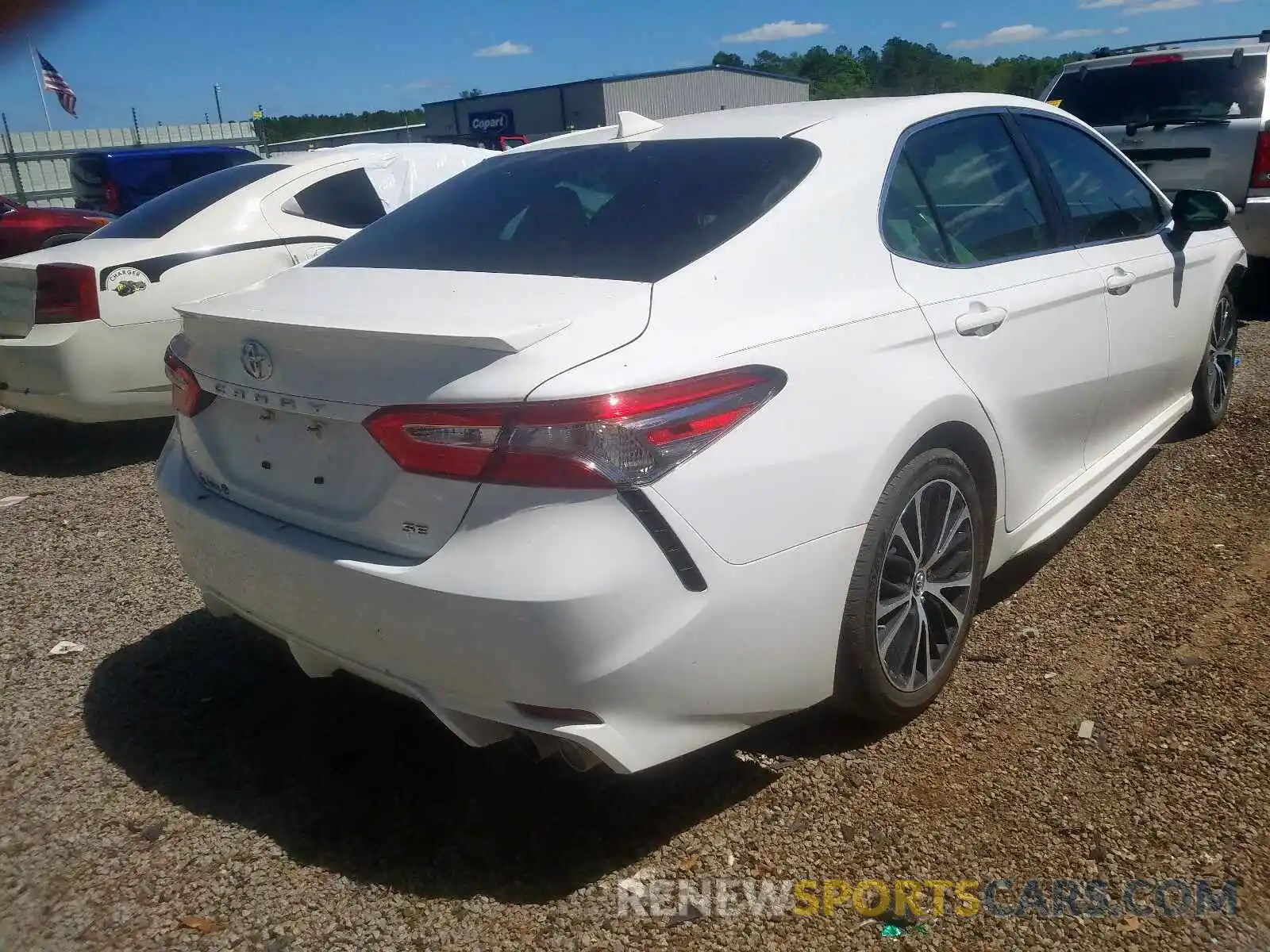 4 Photograph of a damaged car 4T1B11HK7KU791152 TOYOTA CAMRY 2019