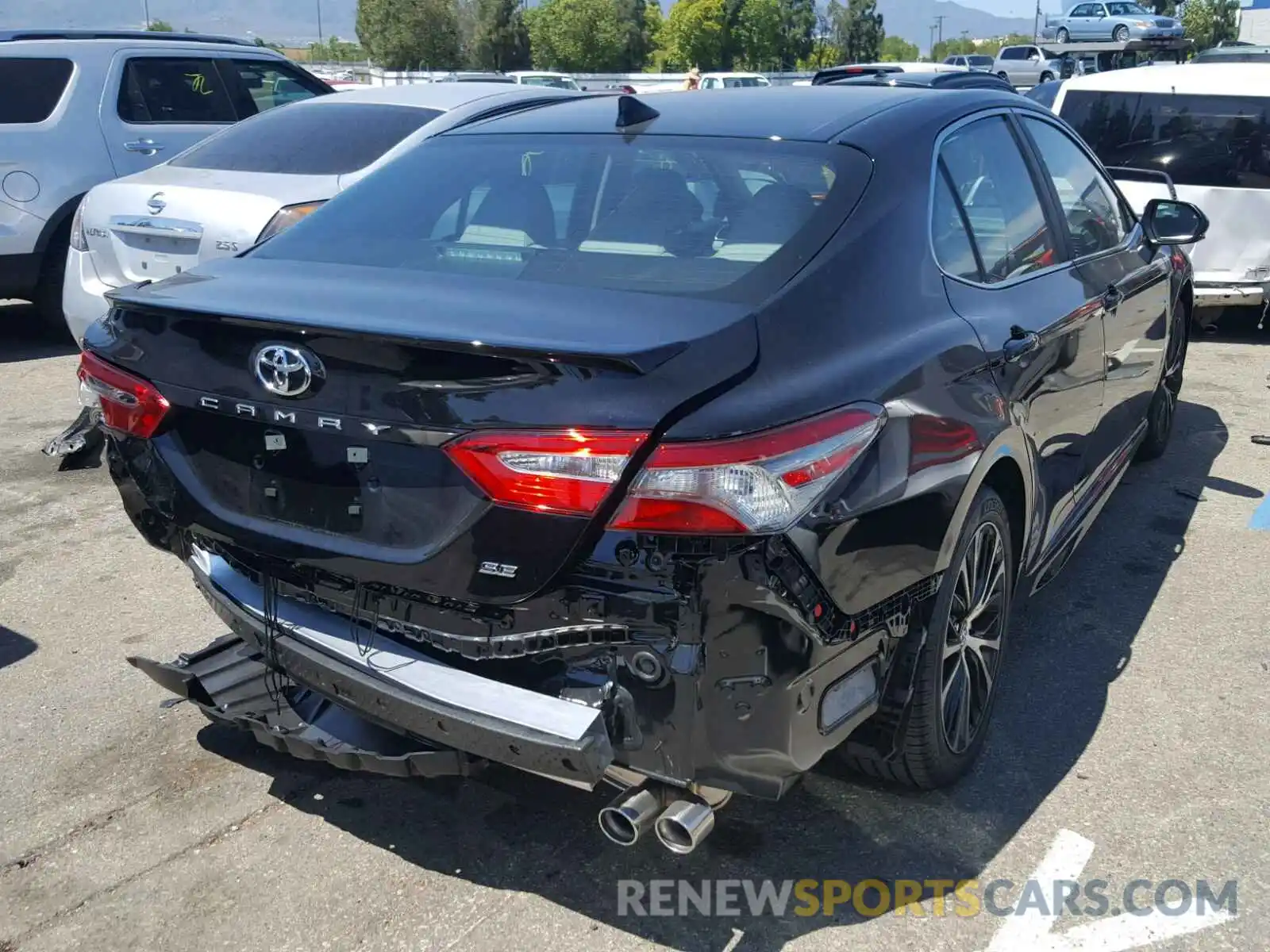 4 Photograph of a damaged car 4T1B11HK7KU791605 TOYOTA CAMRY 2019