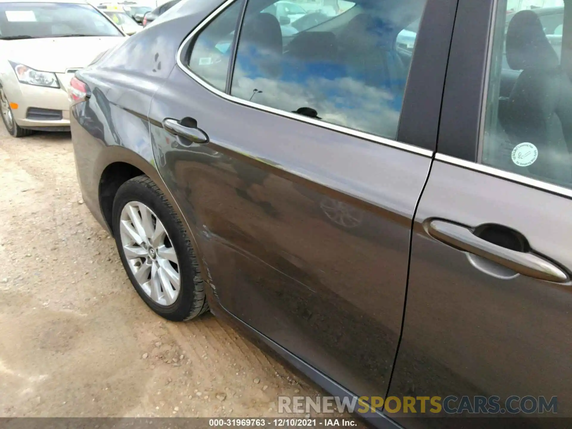 6 Photograph of a damaged car 4T1B11HK7KU792480 TOYOTA CAMRY 2019