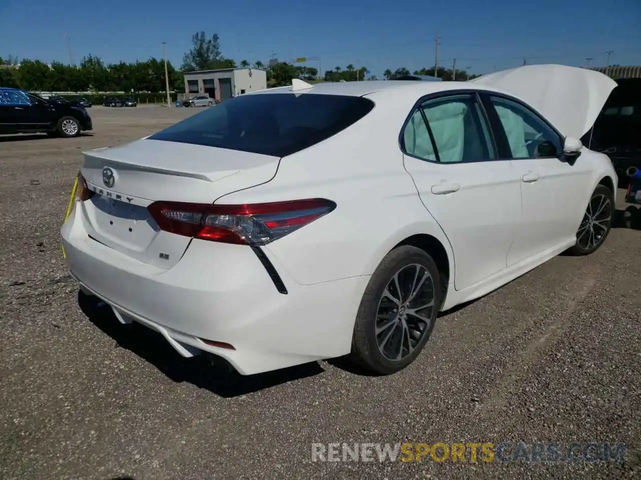 4 Photograph of a damaged car 4T1B11HK7KU796125 TOYOTA CAMRY 2019