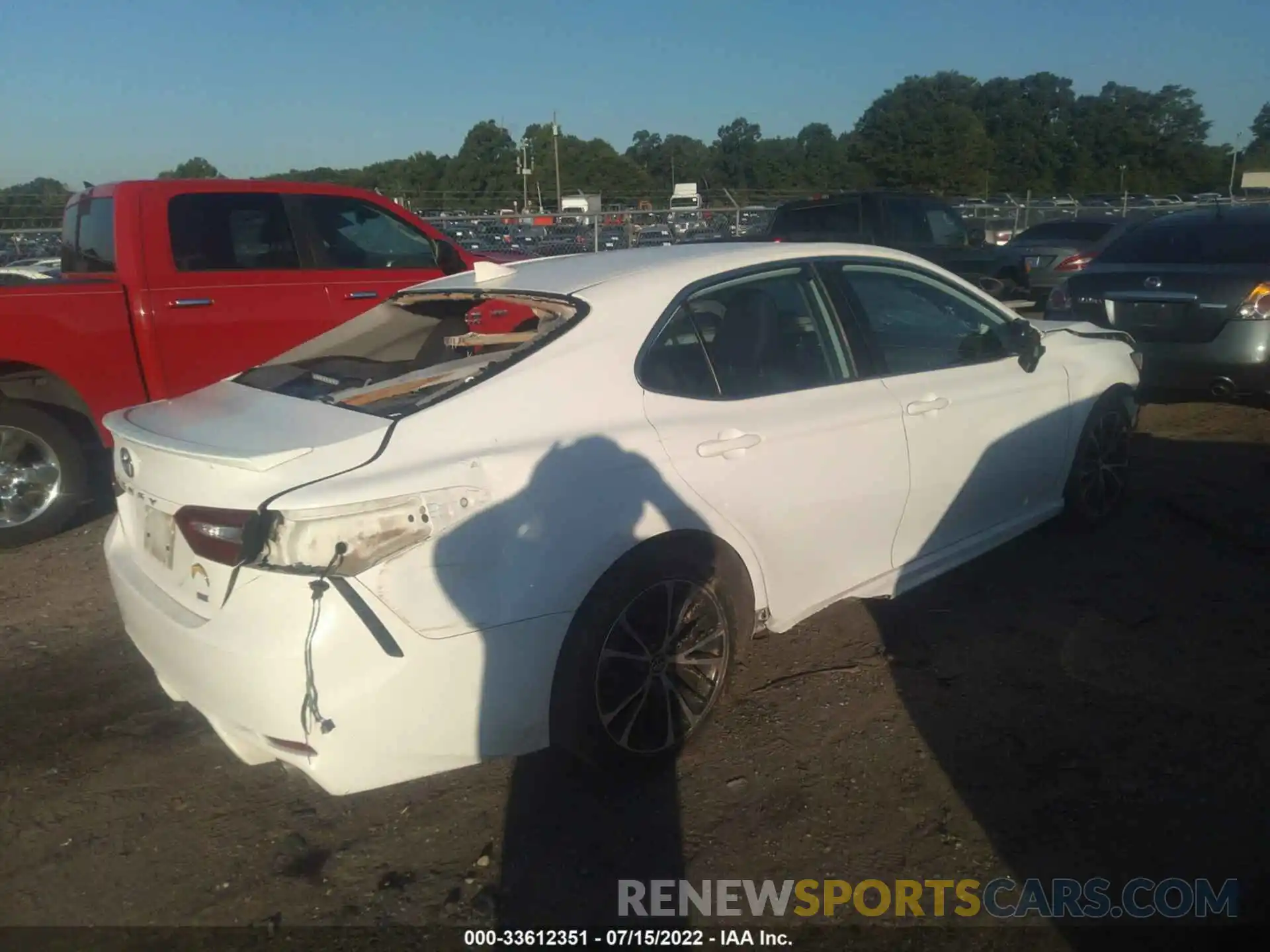 4 Photograph of a damaged car 4T1B11HK7KU798327 TOYOTA CAMRY 2019