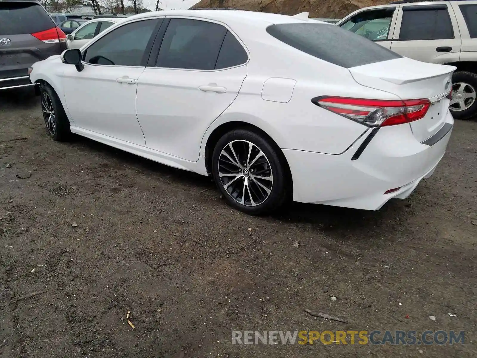 3 Фотография поврежденного автомобиля 4T1B11HK7KU798599 TOYOTA CAMRY 2019