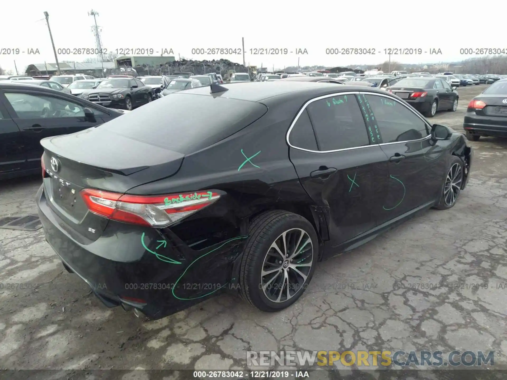 4 Фотография поврежденного автомобиля 4T1B11HK7KU798943 TOYOTA CAMRY 2019