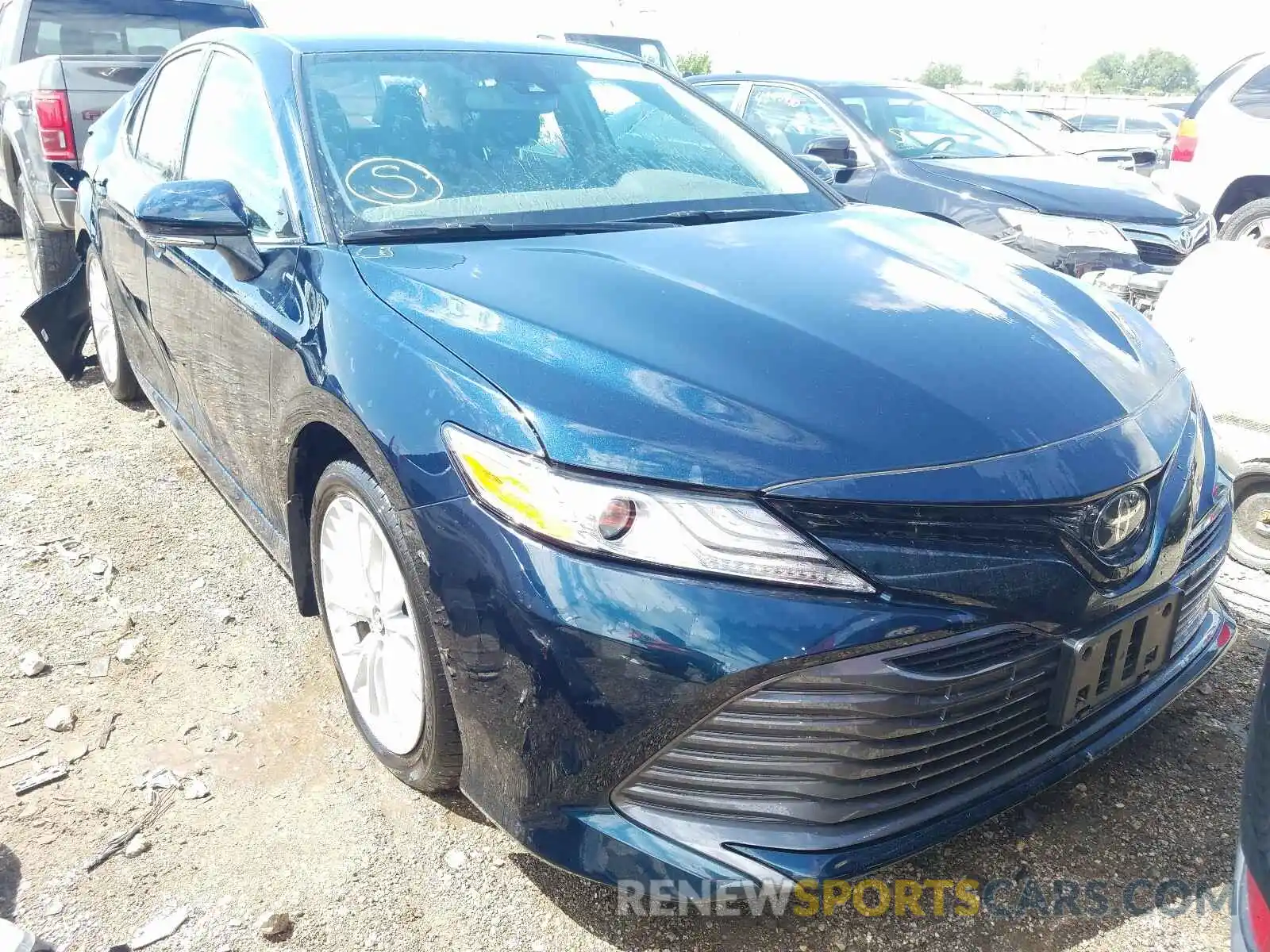 1 Photograph of a damaged car 4T1B11HK7KU800352 TOYOTA CAMRY 2019