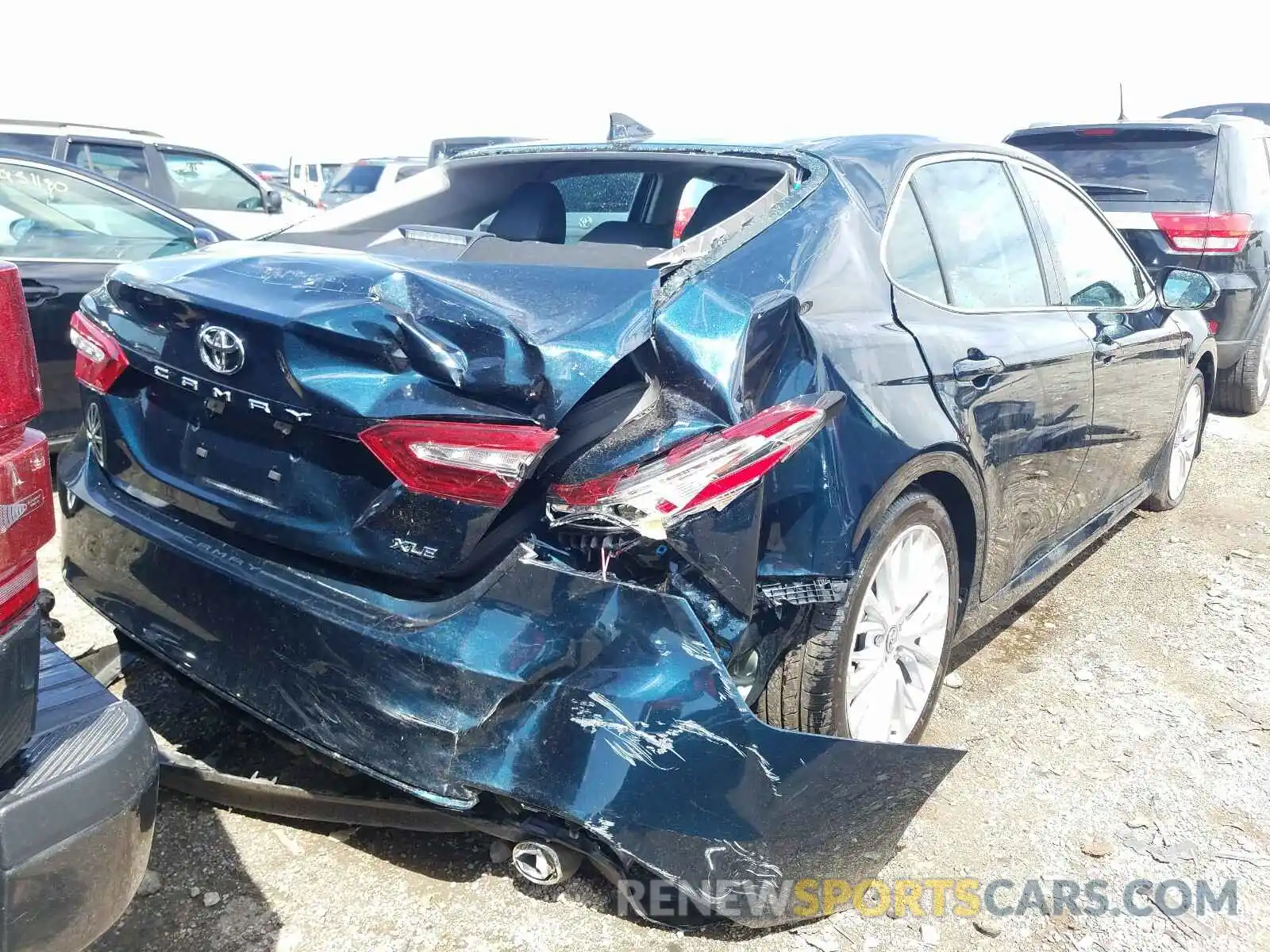 4 Photograph of a damaged car 4T1B11HK7KU800352 TOYOTA CAMRY 2019