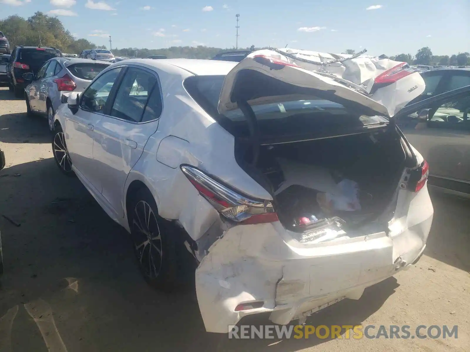 3 Photograph of a damaged car 4T1B11HK7KU800500 TOYOTA CAMRY 2019