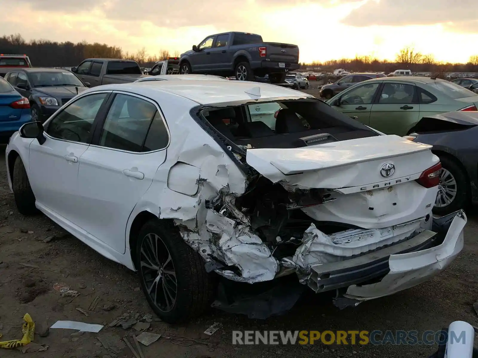 3 Photograph of a damaged car 4T1B11HK7KU801999 TOYOTA CAMRY 2019