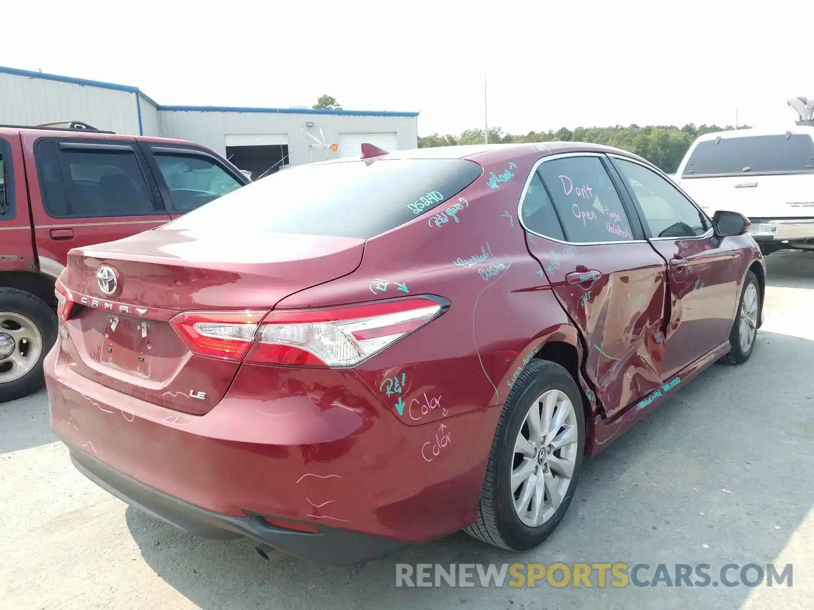 4 Photograph of a damaged car 4T1B11HK7KU802442 TOYOTA CAMRY 2019