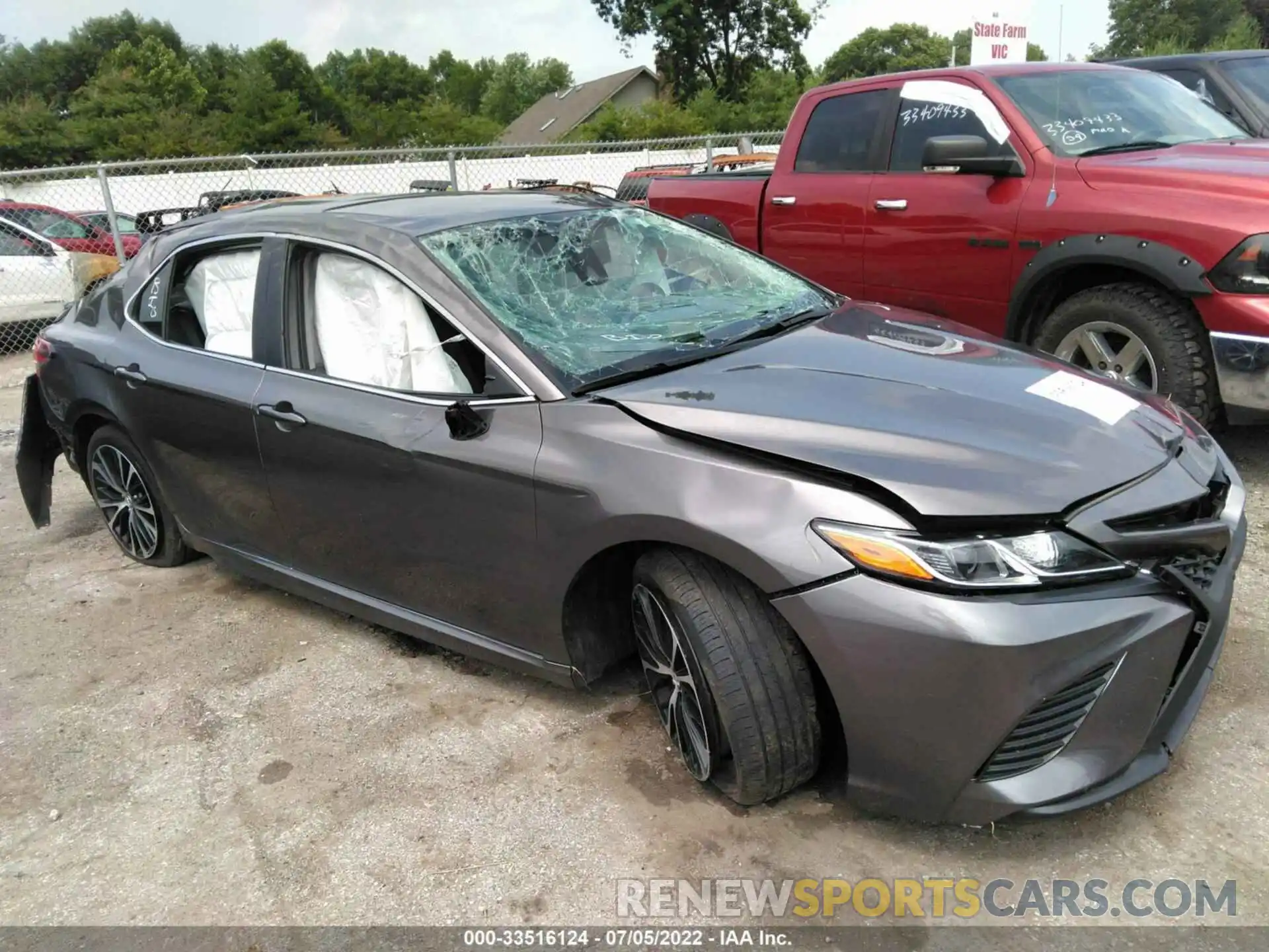 1 Photograph of a damaged car 4T1B11HK7KU804255 TOYOTA CAMRY 2019