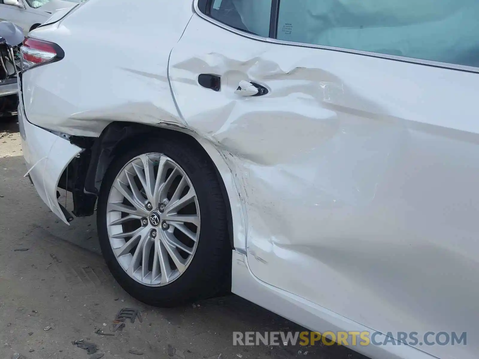 9 Photograph of a damaged car 4T1B11HK7KU806264 TOYOTA CAMRY 2019