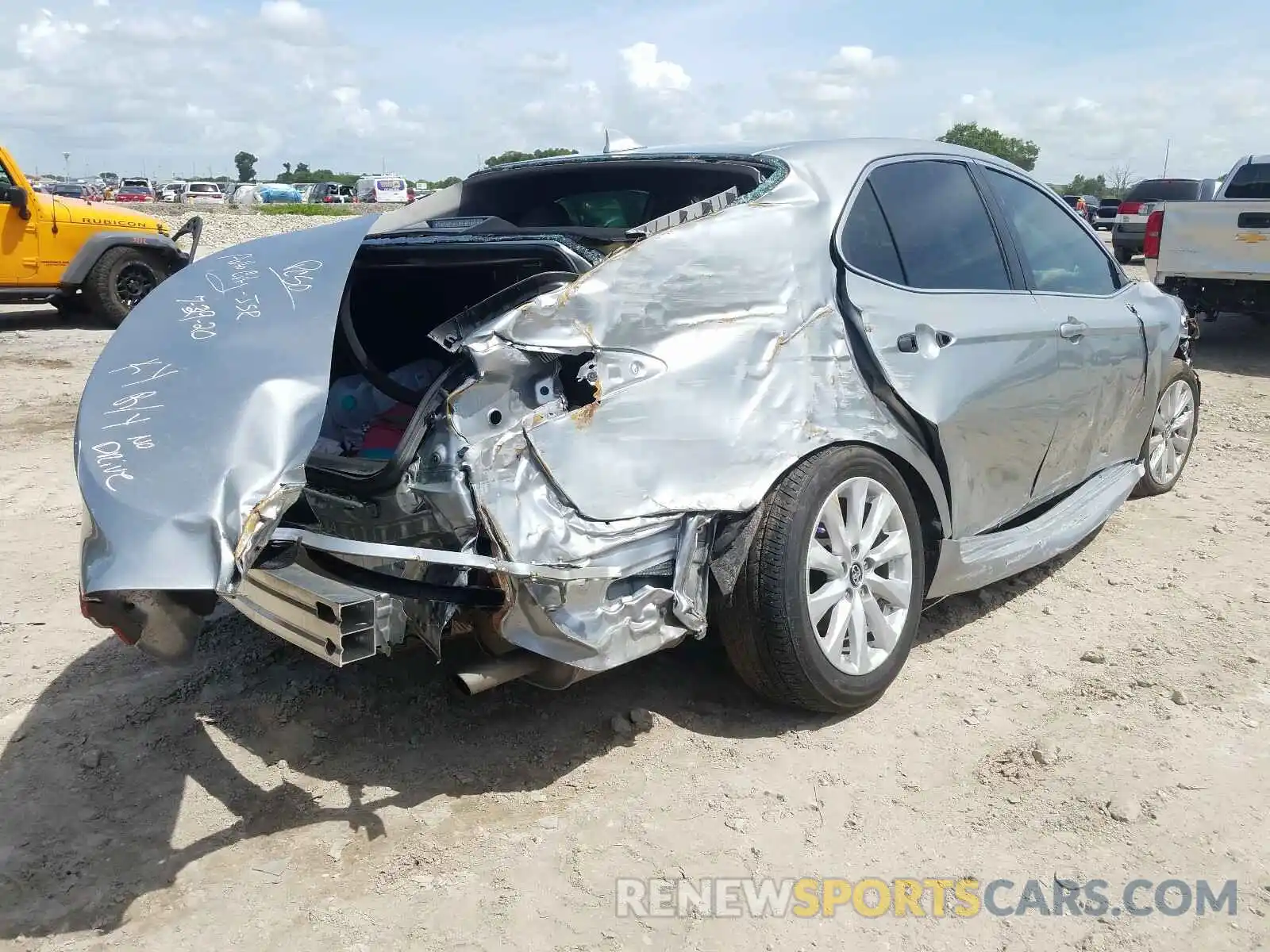 4 Фотография поврежденного автомобиля 4T1B11HK7KU809813 TOYOTA CAMRY 2019