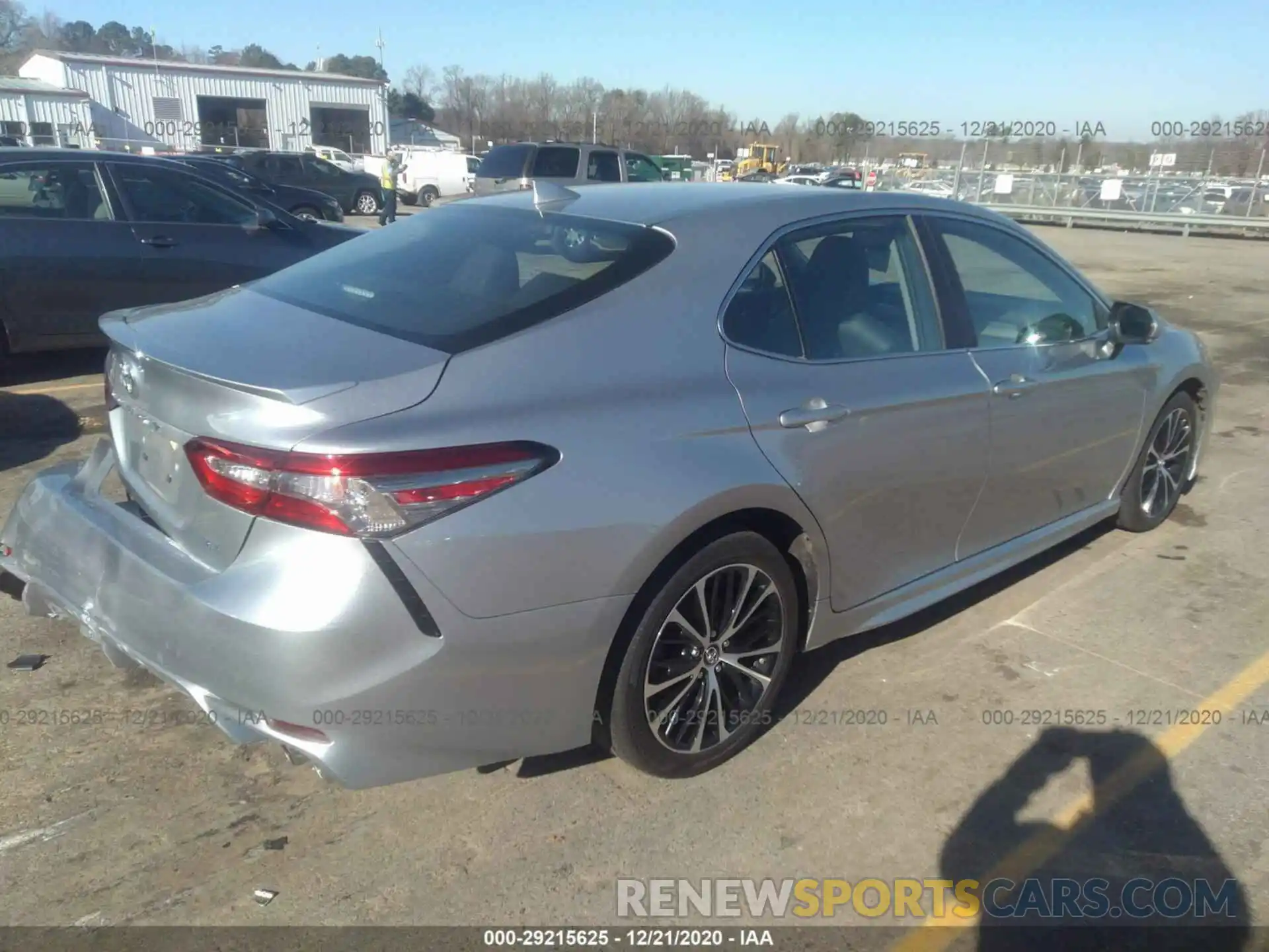 4 Фотография поврежденного автомобиля 4T1B11HK7KU813635 TOYOTA CAMRY 2019