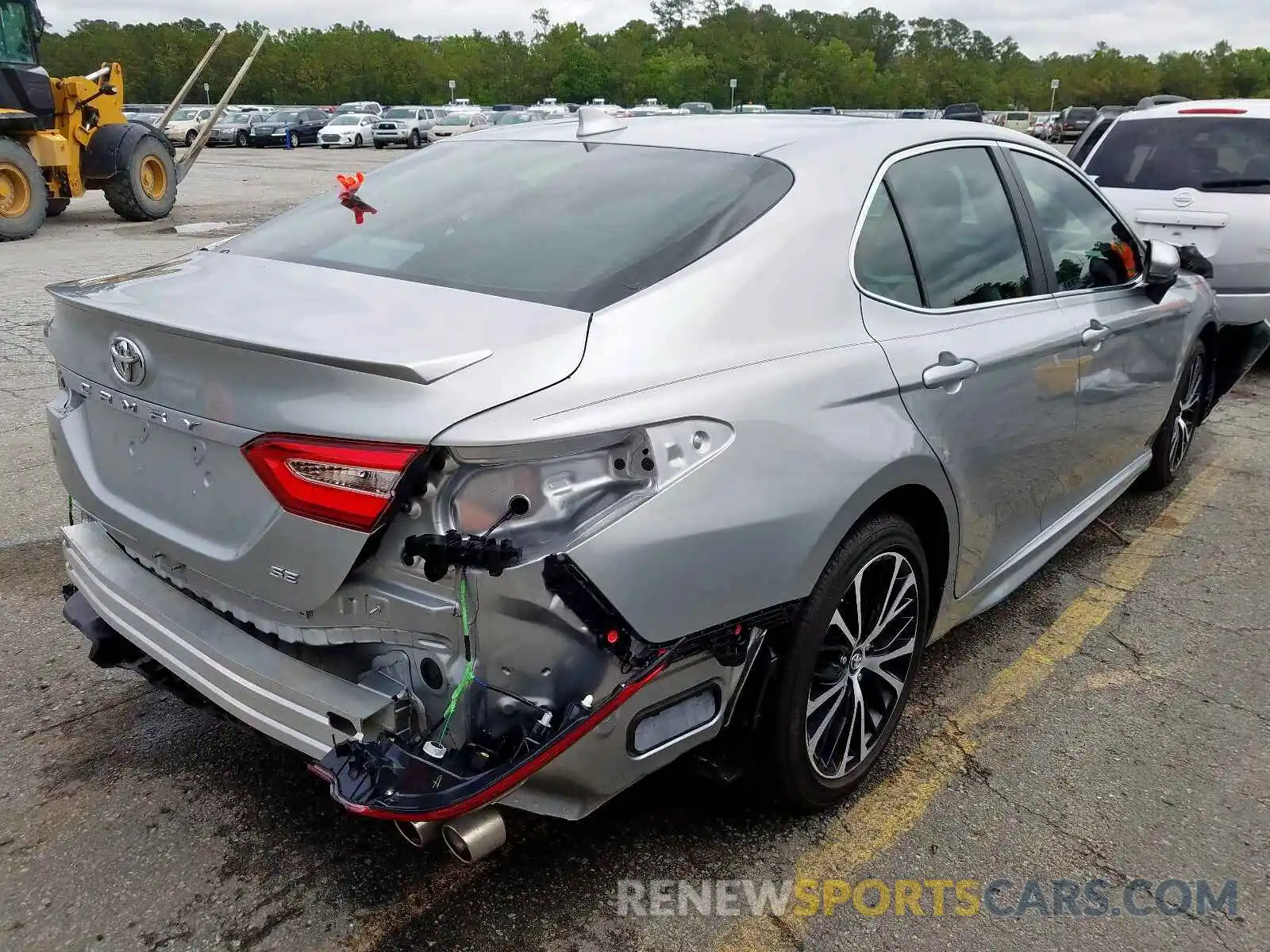 4 Photograph of a damaged car 4T1B11HK7KU816647 TOYOTA CAMRY 2019