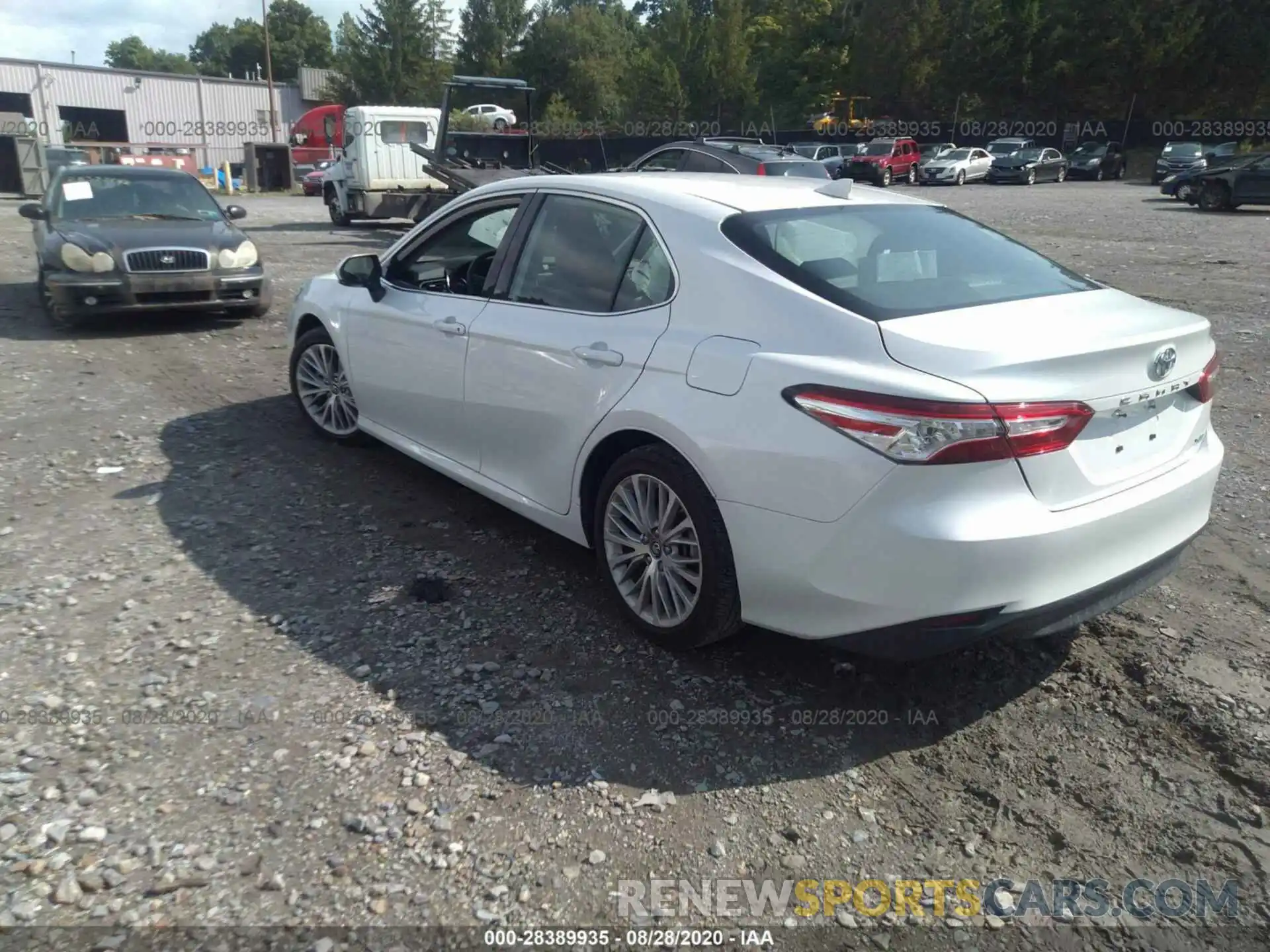 3 Photograph of a damaged car 4T1B11HK7KU820584 TOYOTA CAMRY 2019