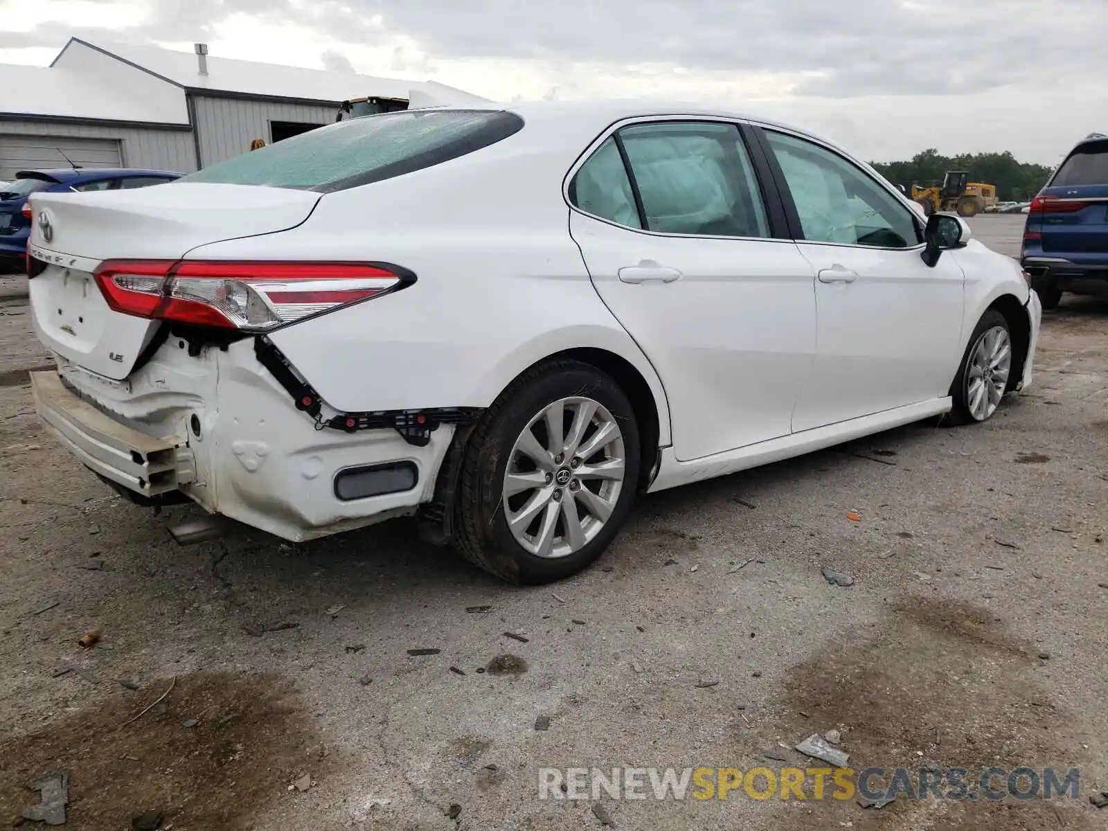 4 Фотография поврежденного автомобиля 4T1B11HK7KU824019 TOYOTA CAMRY 2019