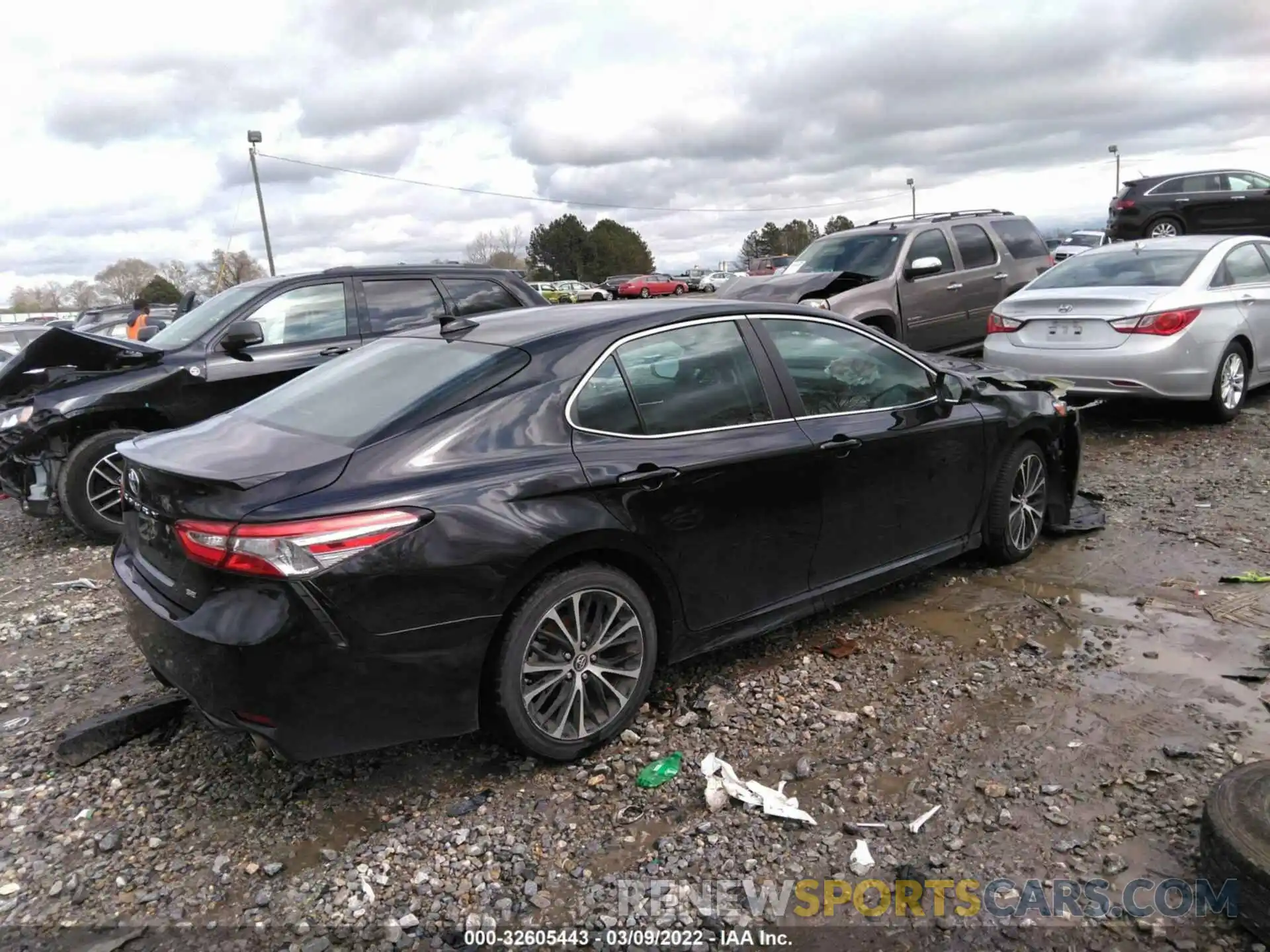 4 Photograph of a damaged car 4T1B11HK7KU835148 TOYOTA CAMRY 2019