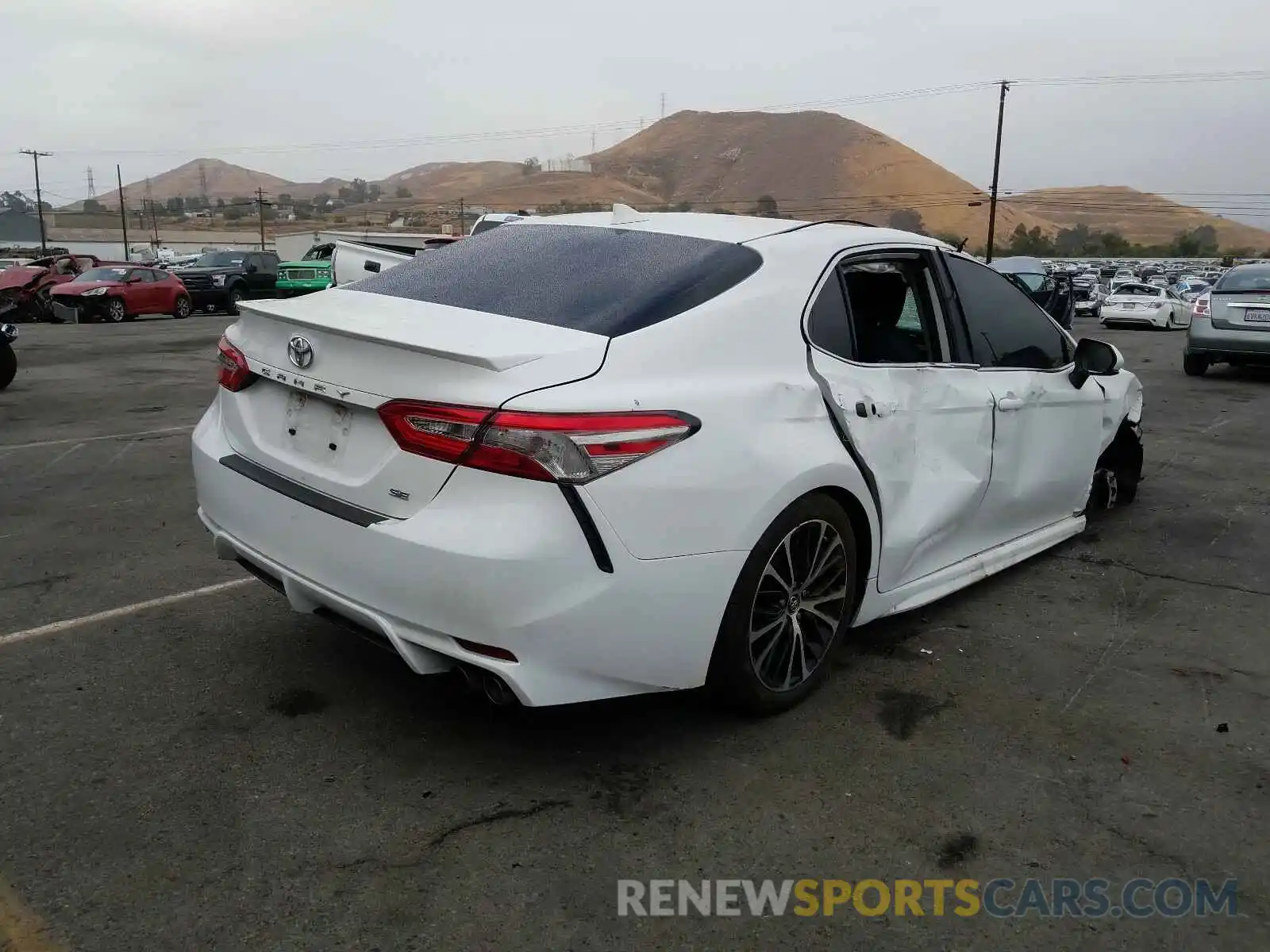 4 Photograph of a damaged car 4T1B11HK7KU839068 TOYOTA CAMRY 2019