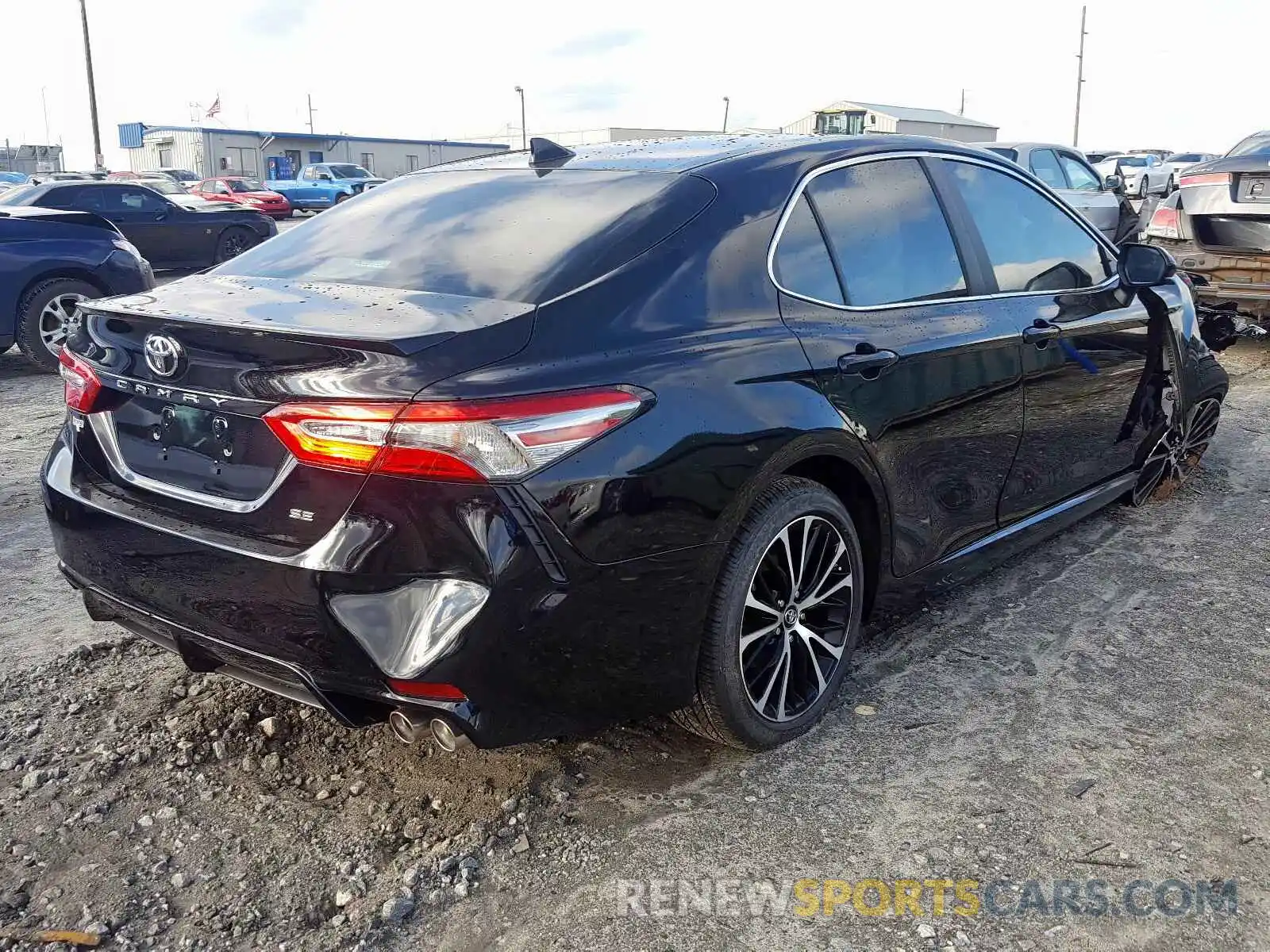 4 Photograph of a damaged car 4T1B11HK7KU839572 TOYOTA CAMRY 2019