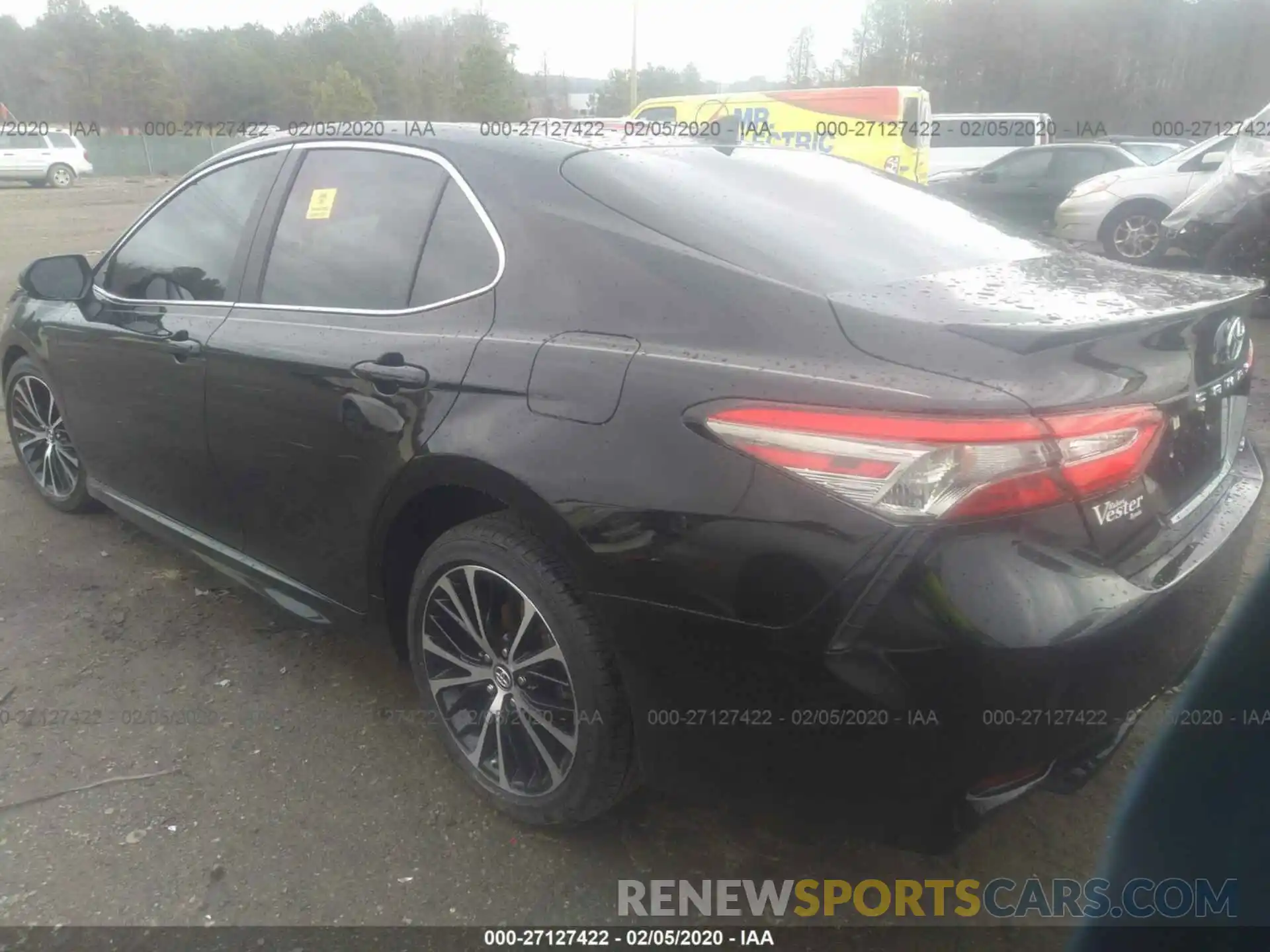 3 Photograph of a damaged car 4T1B11HK7KU839717 TOYOTA CAMRY 2019