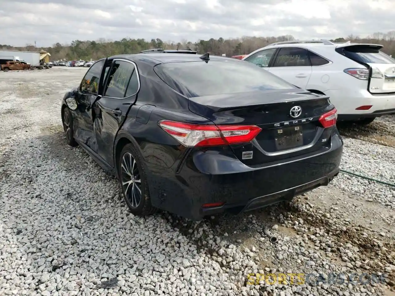 3 Photograph of a damaged car 4T1B11HK7KU842990 TOYOTA CAMRY 2019