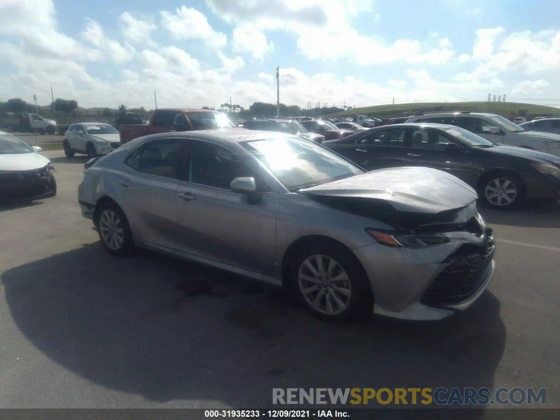 1 Photograph of a damaged car 4T1B11HK7KU847090 TOYOTA CAMRY 2019