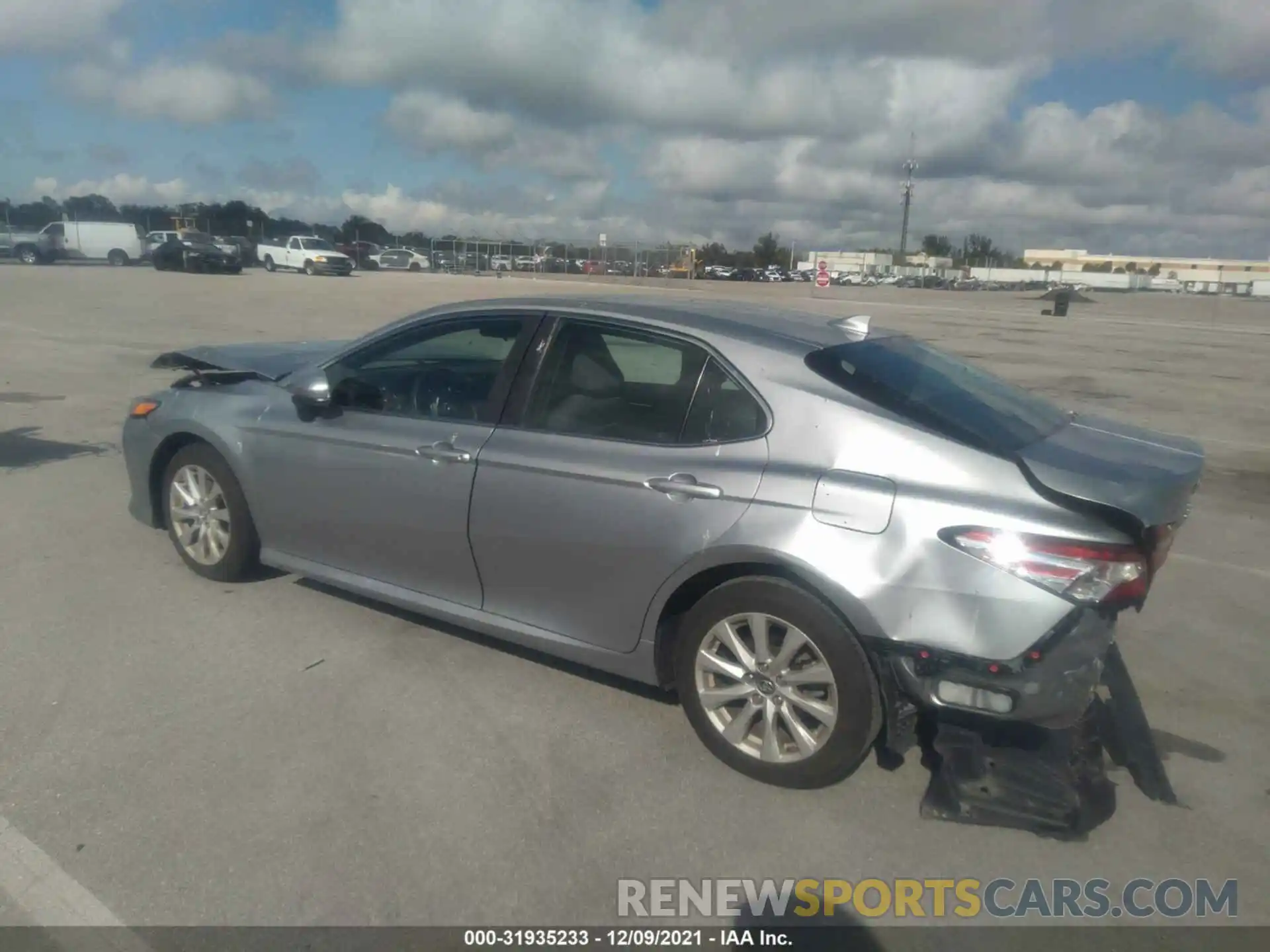 3 Photograph of a damaged car 4T1B11HK7KU847090 TOYOTA CAMRY 2019