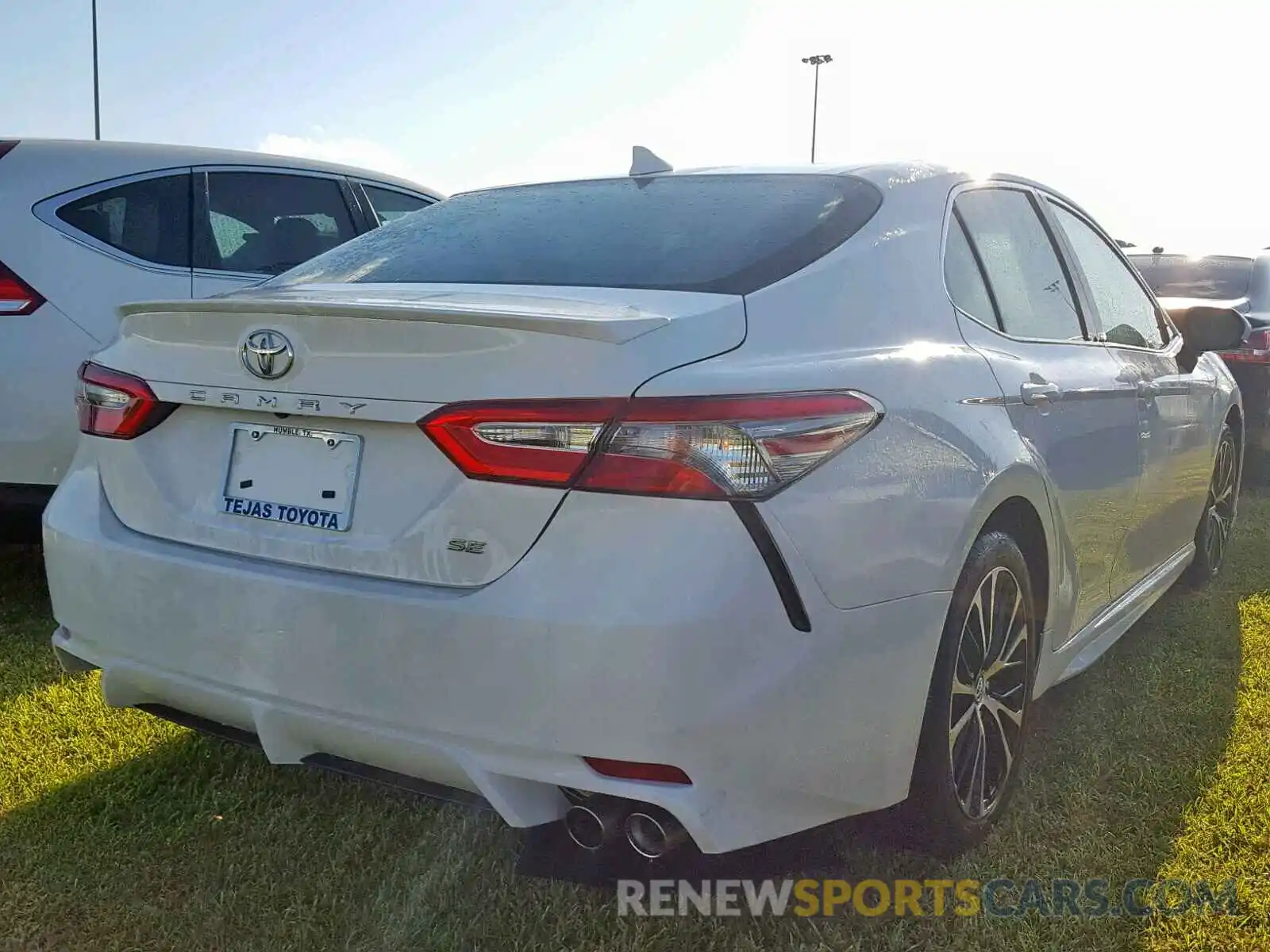 4 Photograph of a damaged car 4T1B11HK7KU848238 TOYOTA CAMRY 2019