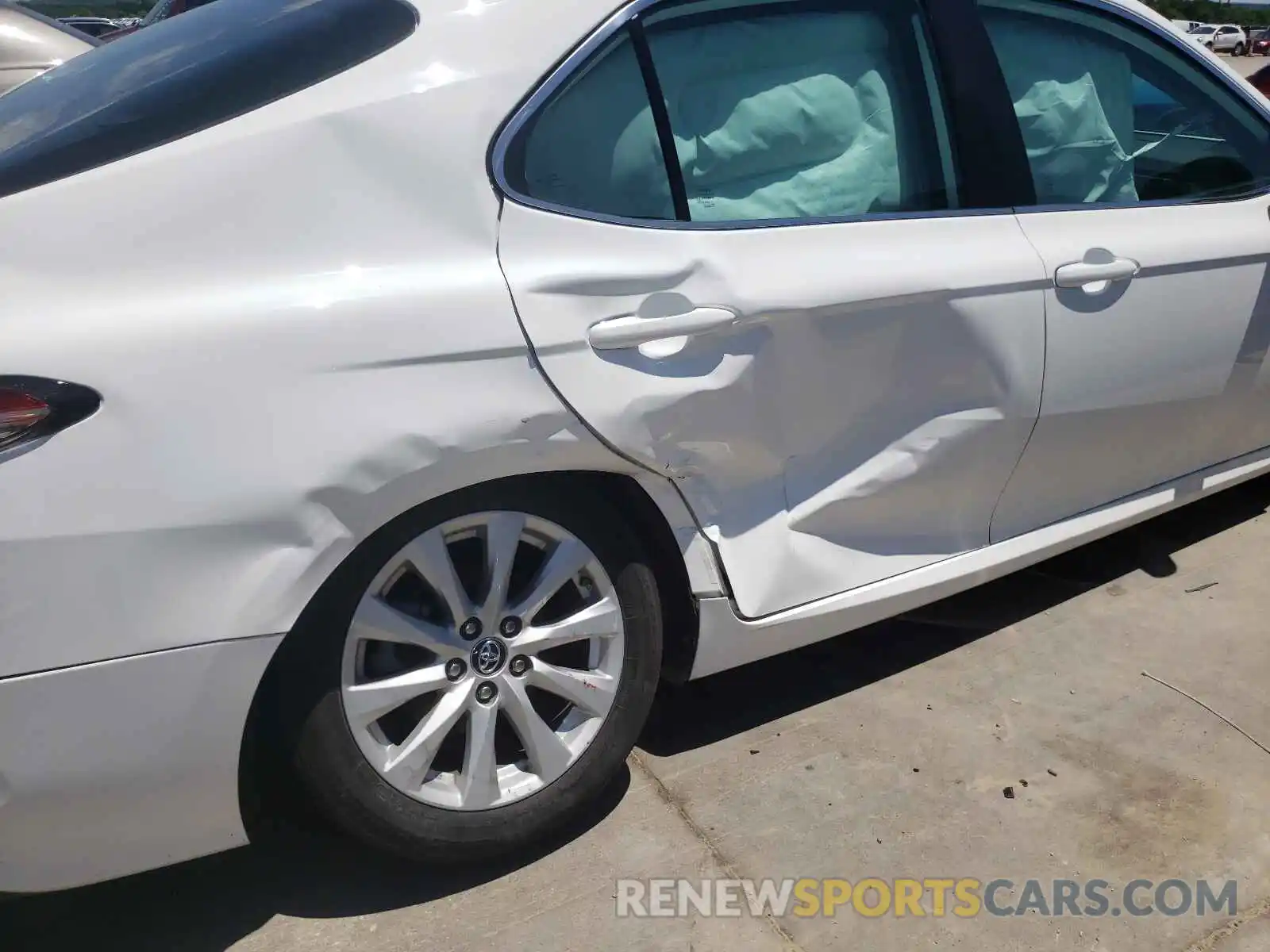 9 Photograph of a damaged car 4T1B11HK7KU851432 TOYOTA CAMRY 2019