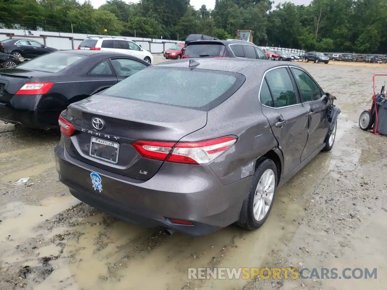 4 Photograph of a damaged car 4T1B11HK8KU160362 TOYOTA CAMRY 2019