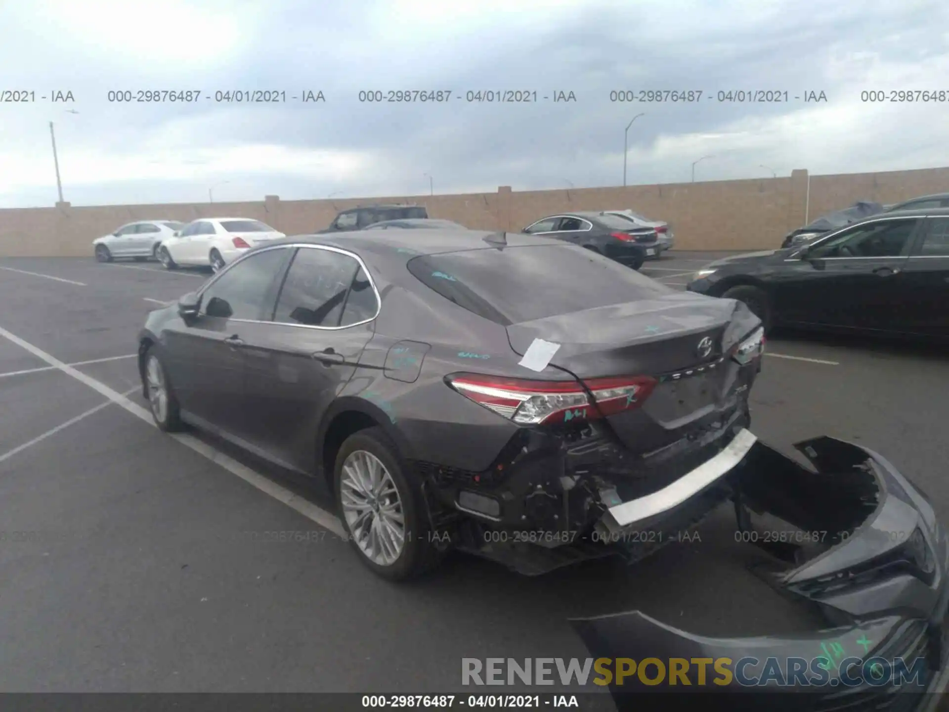 3 Photograph of a damaged car 4T1B11HK8KU162550 TOYOTA CAMRY 2019