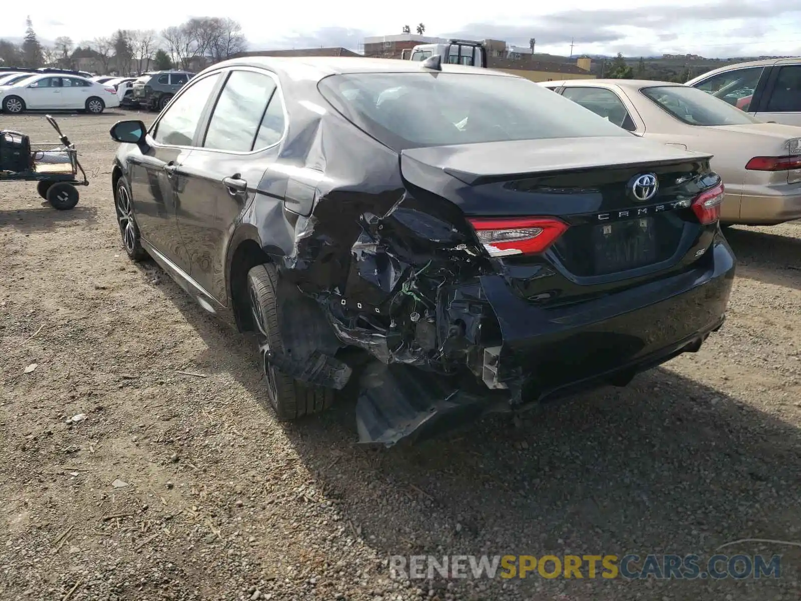 3 Photograph of a damaged car 4T1B11HK8KU164041 TOYOTA CAMRY 2019