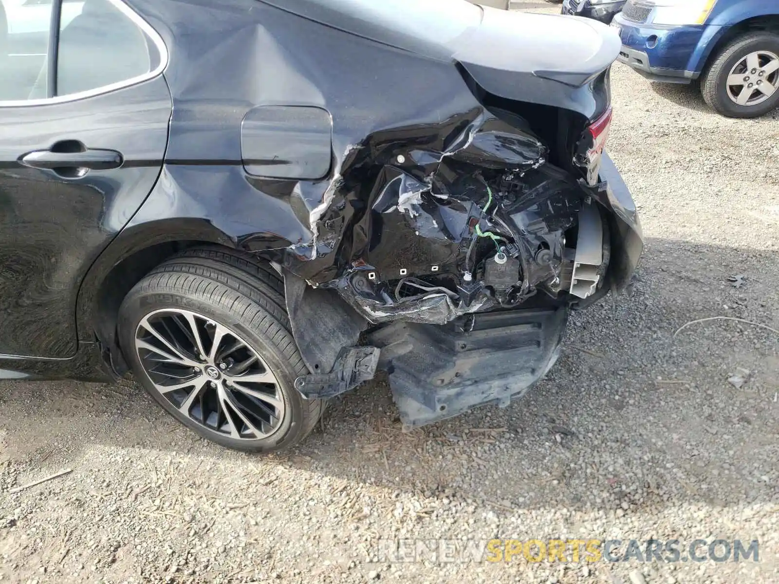 9 Photograph of a damaged car 4T1B11HK8KU164041 TOYOTA CAMRY 2019