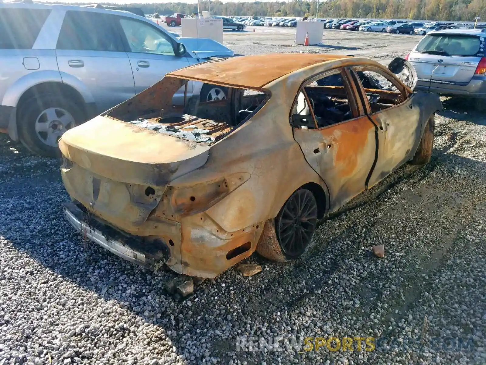 4 Photograph of a damaged car 4T1B11HK8KU164105 TOYOTA CAMRY 2019