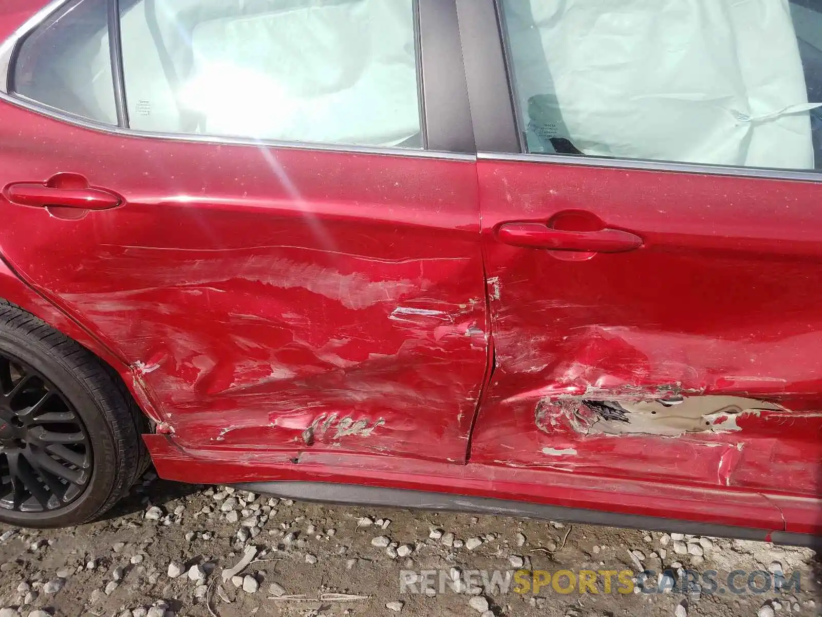 9 Photograph of a damaged car 4T1B11HK8KU164153 TOYOTA CAMRY 2019