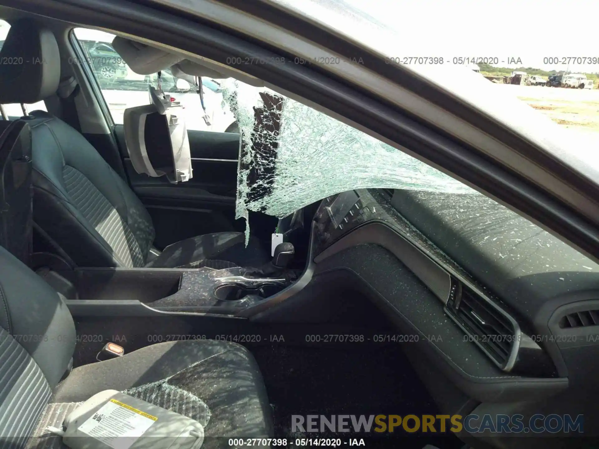 5 Photograph of a damaged car 4T1B11HK8KU166159 TOYOTA CAMRY 2019