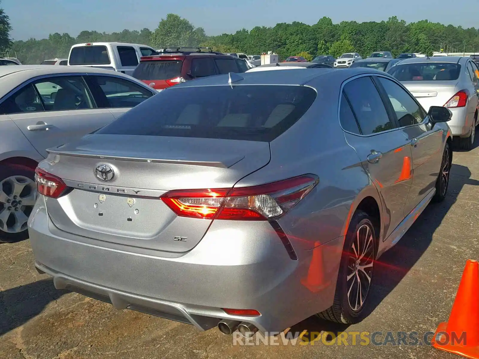 4 Photograph of a damaged car 4T1B11HK8KU167618 TOYOTA CAMRY 2019