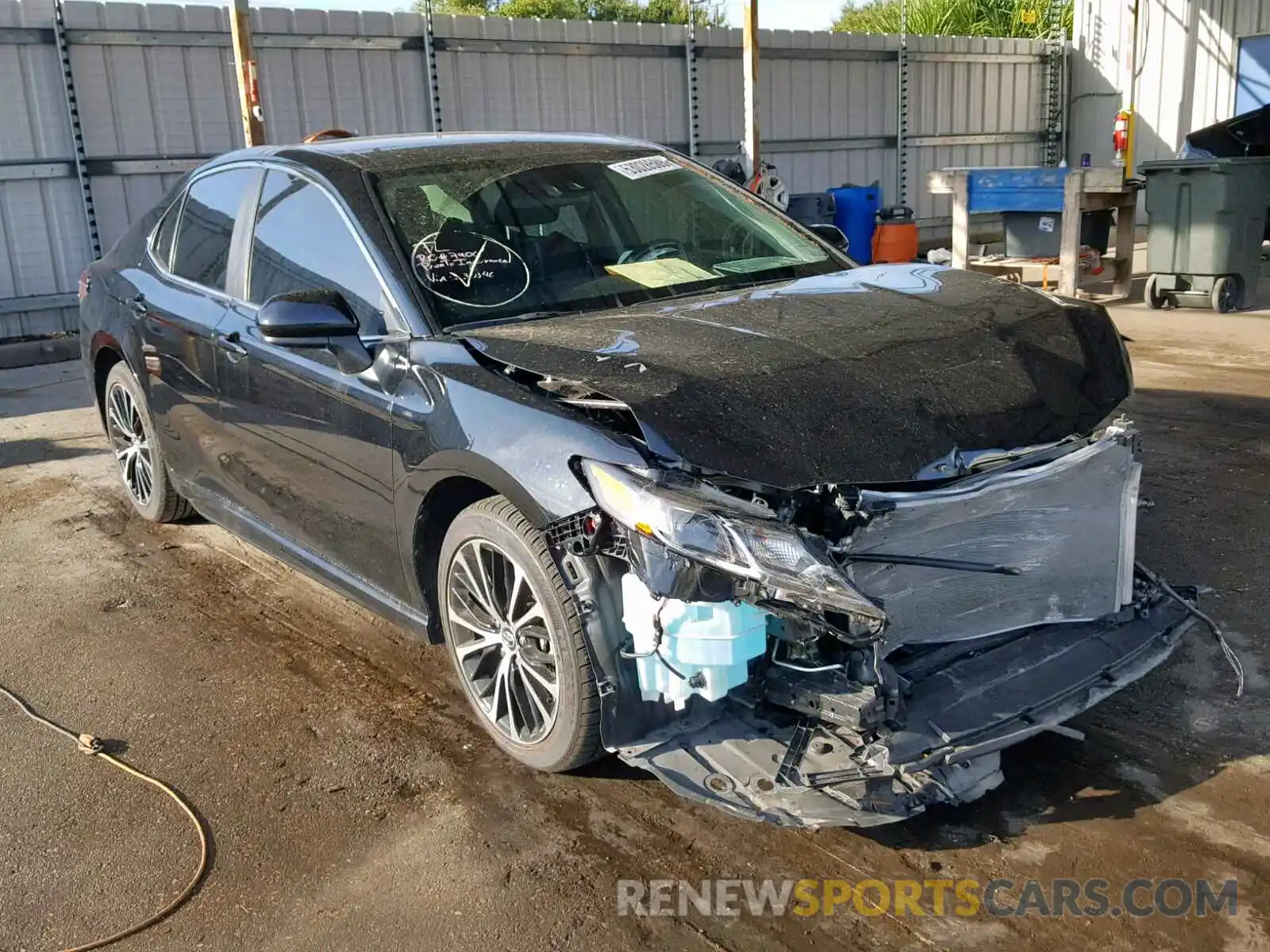 1 Photograph of a damaged car 4T1B11HK8KU170146 TOYOTA CAMRY 2019