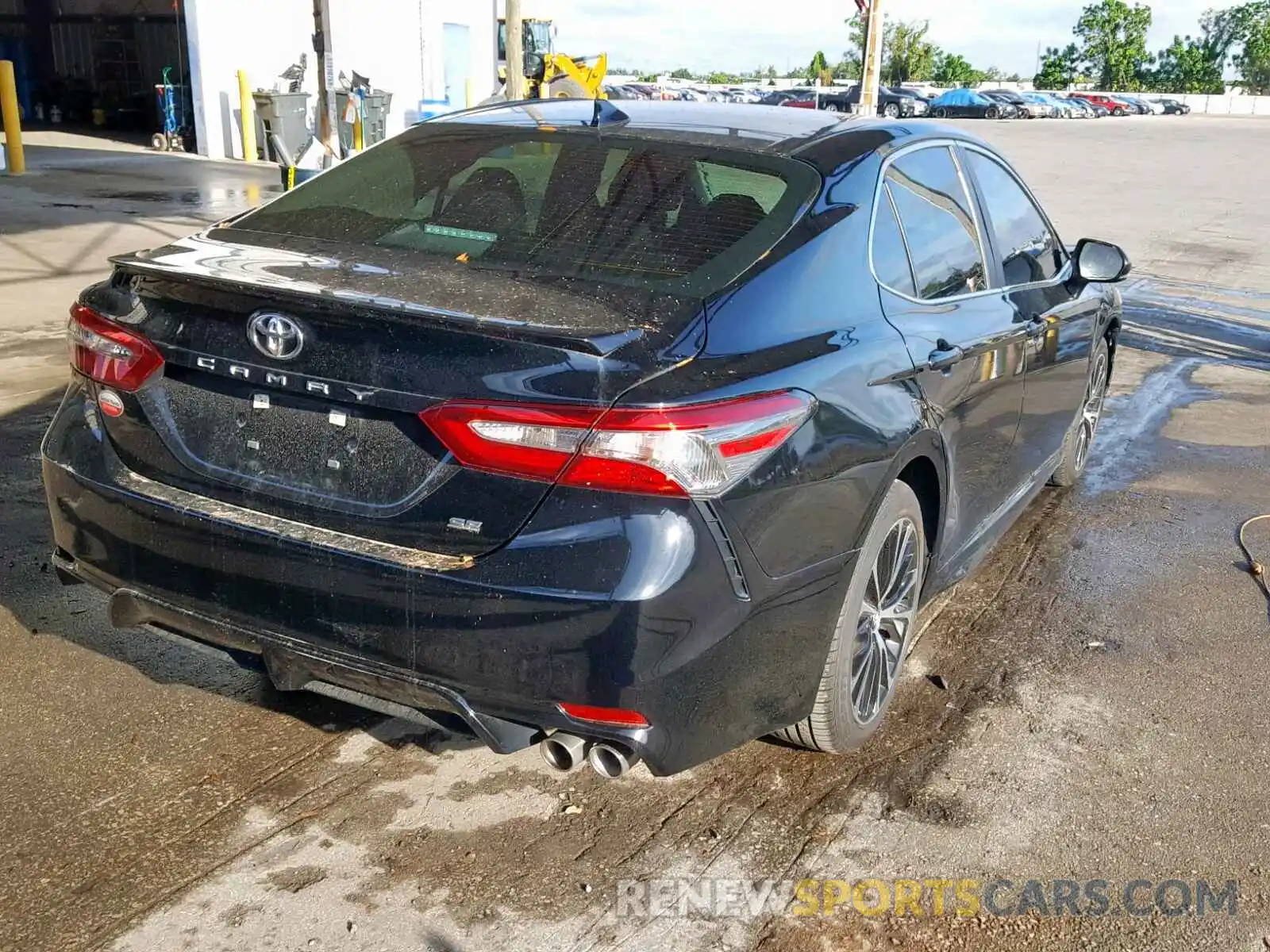 4 Photograph of a damaged car 4T1B11HK8KU170146 TOYOTA CAMRY 2019