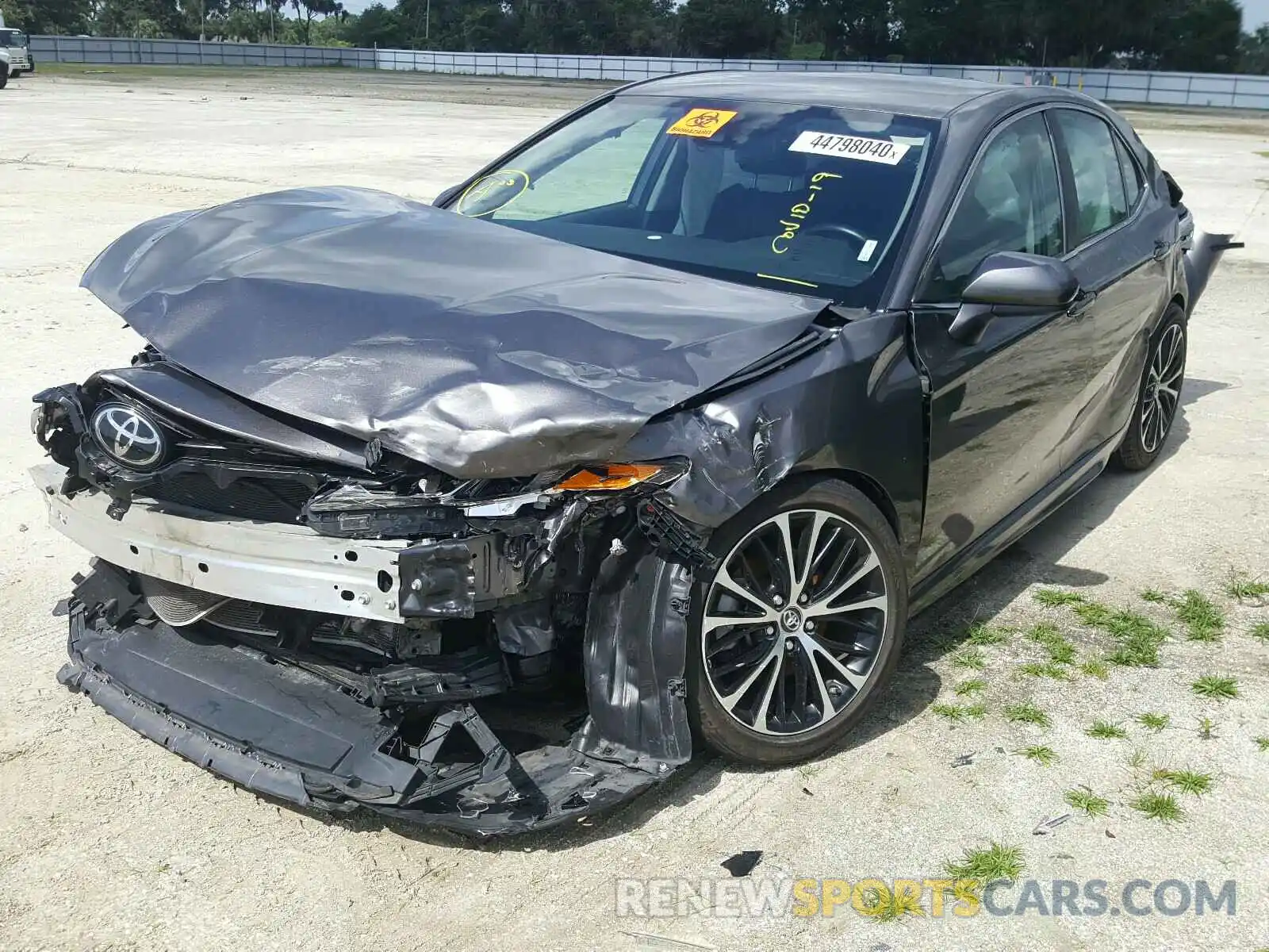 2 Photograph of a damaged car 4T1B11HK8KU170292 TOYOTA CAMRY 2019