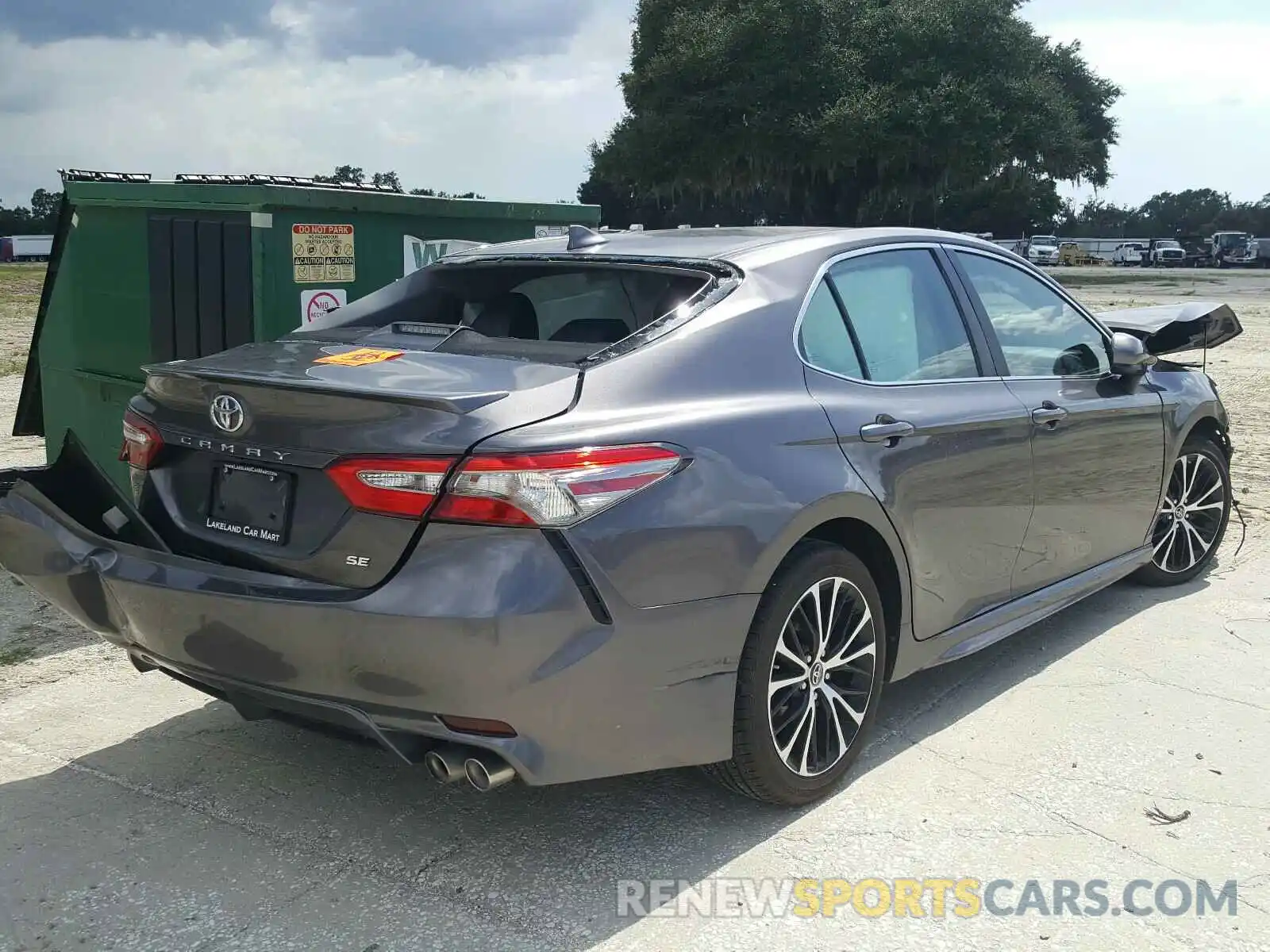 4 Photograph of a damaged car 4T1B11HK8KU170292 TOYOTA CAMRY 2019