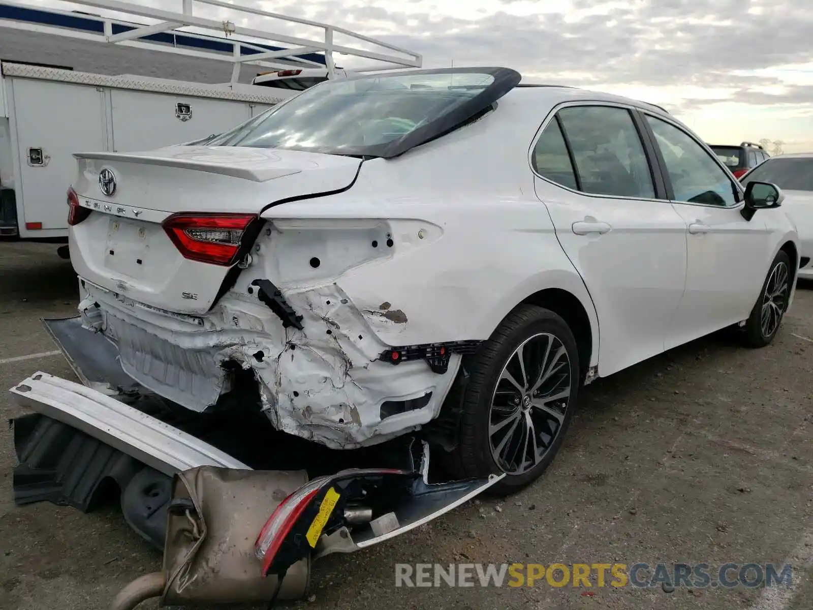 4 Photograph of a damaged car 4T1B11HK8KU170602 TOYOTA CAMRY 2019