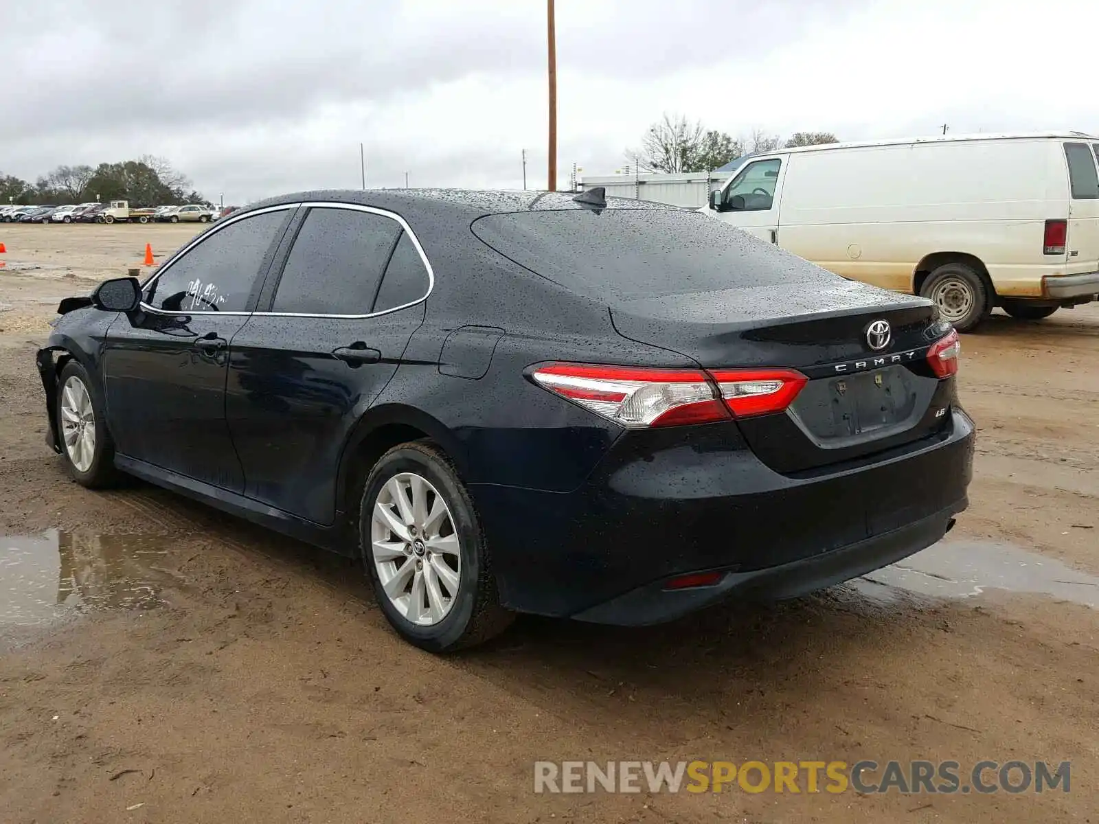 3 Photograph of a damaged car 4T1B11HK8KU170647 TOYOTA CAMRY 2019