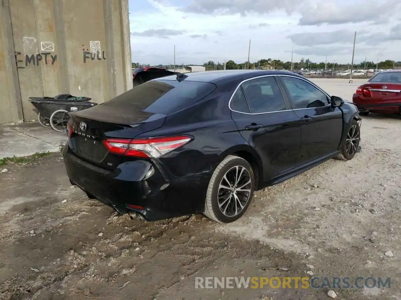 4 Photograph of a damaged car 4T1B11HK8KU170874 TOYOTA CAMRY 2019