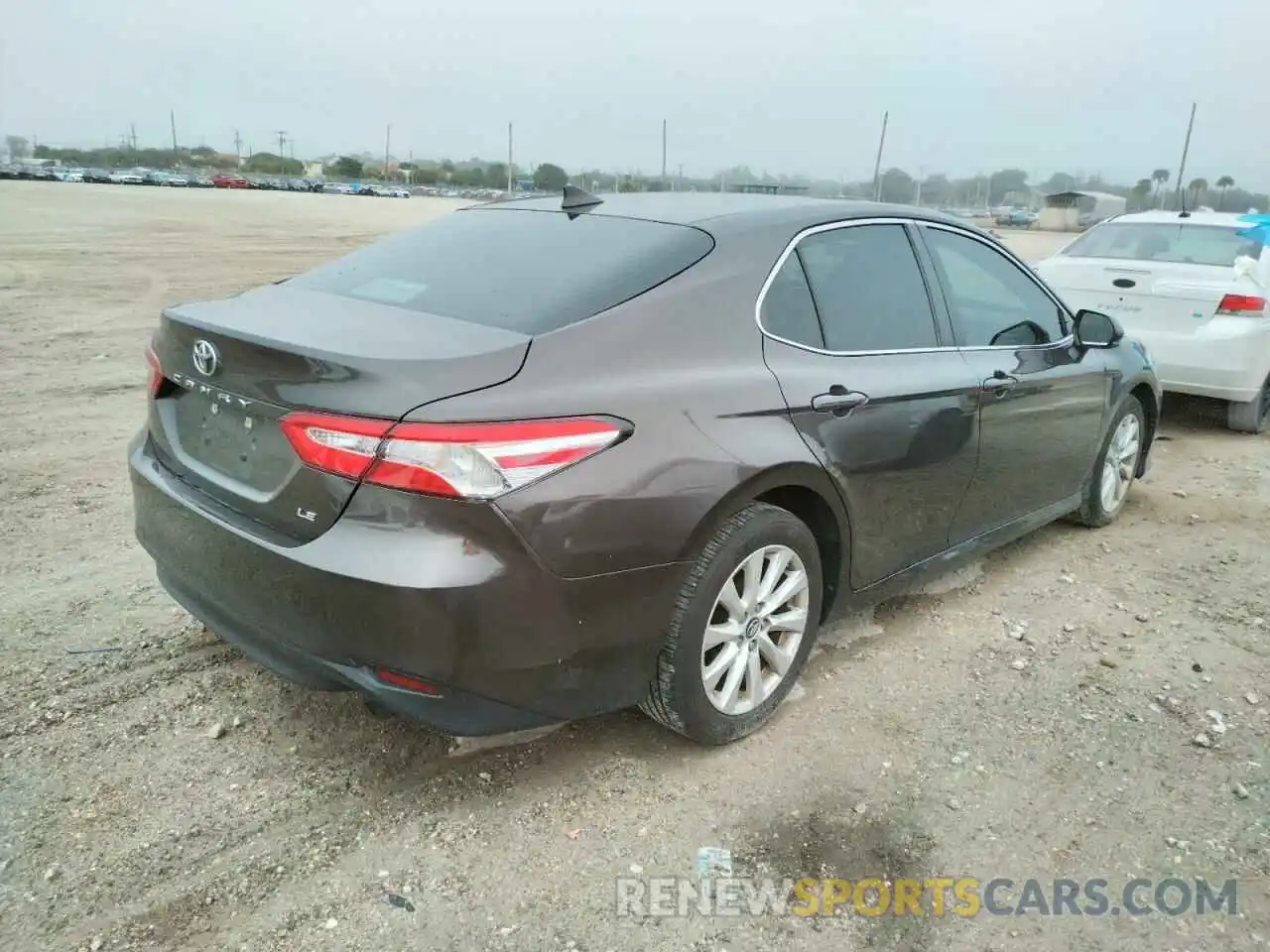 4 Photograph of a damaged car 4T1B11HK8KU172141 TOYOTA CAMRY 2019