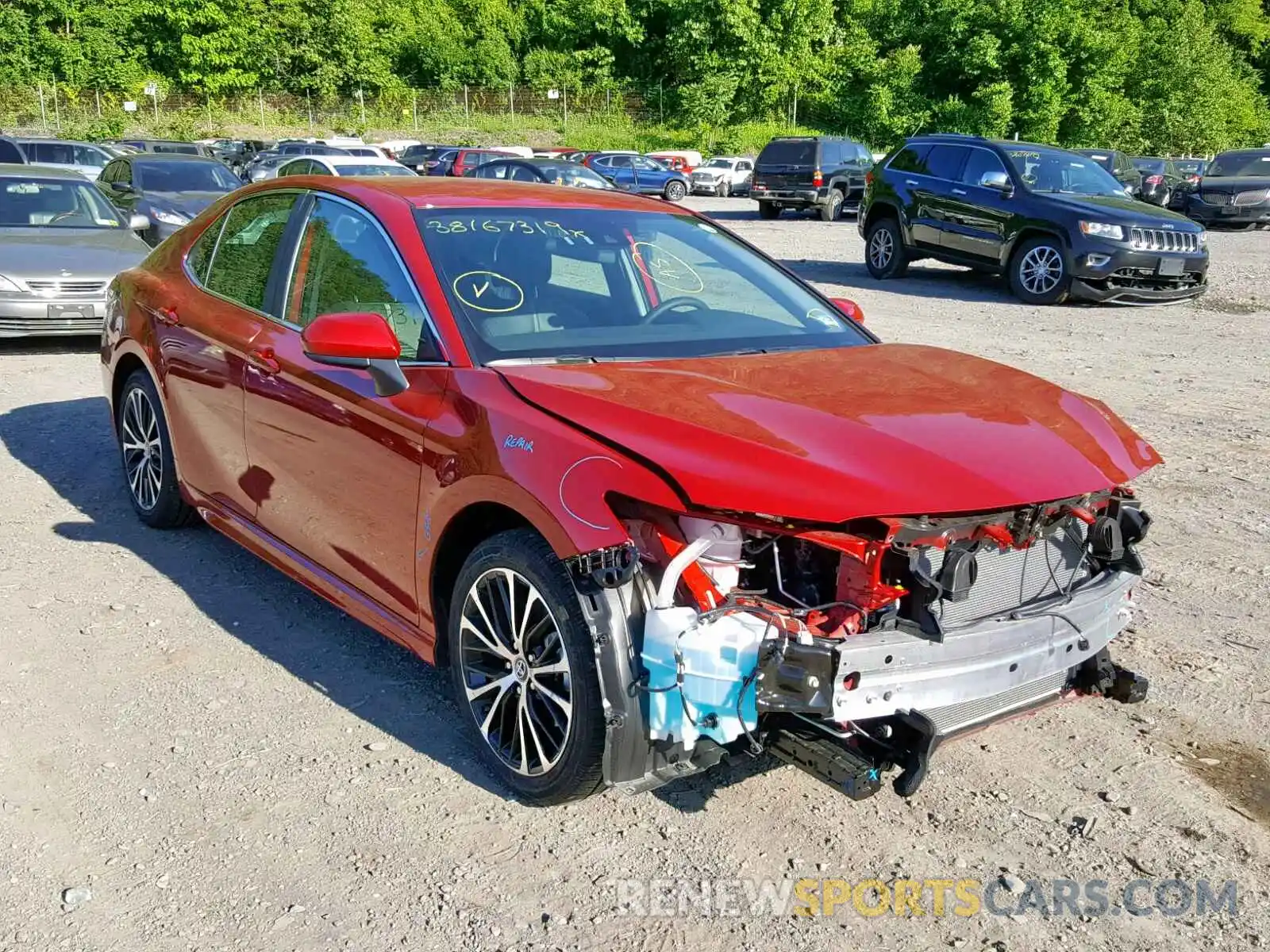 1 Photograph of a damaged car 4T1B11HK8KU172642 TOYOTA CAMRY 2019