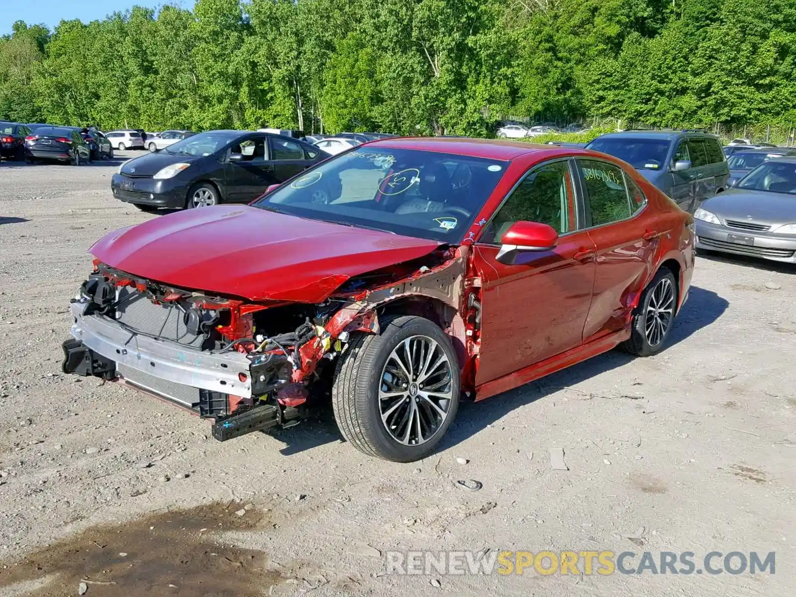 2 Photograph of a damaged car 4T1B11HK8KU172642 TOYOTA CAMRY 2019