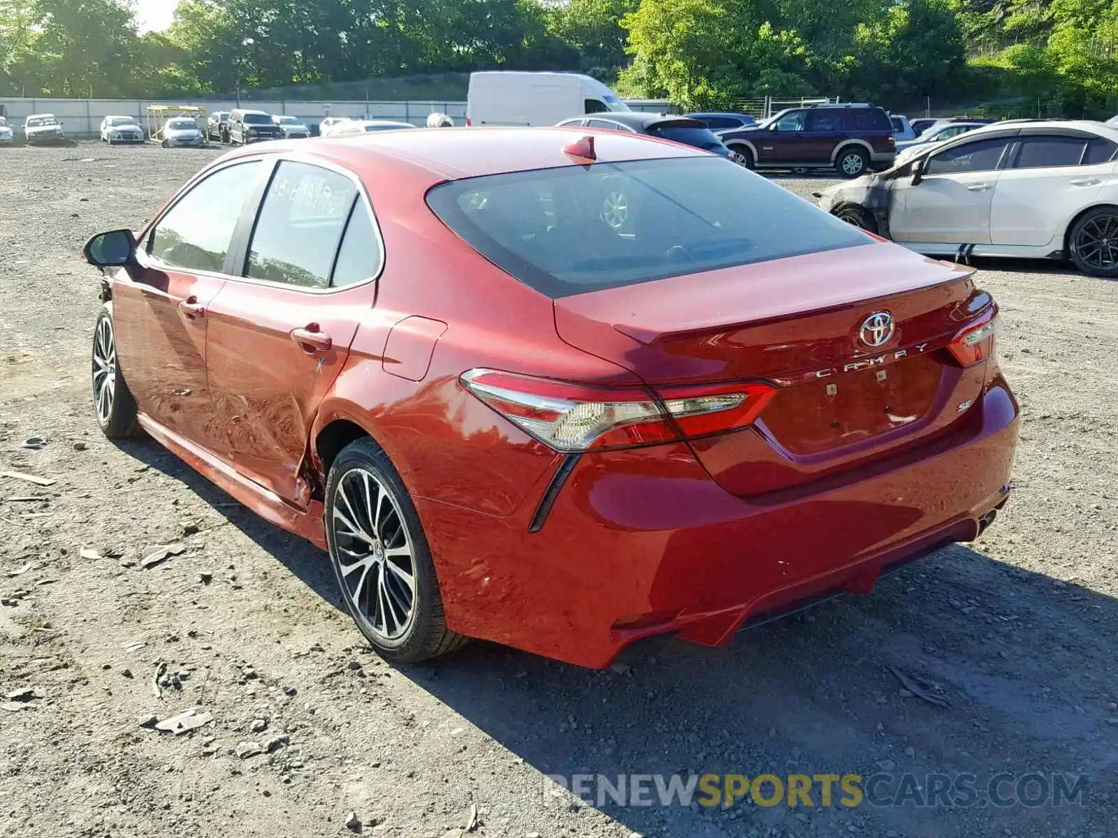 3 Photograph of a damaged car 4T1B11HK8KU172642 TOYOTA CAMRY 2019